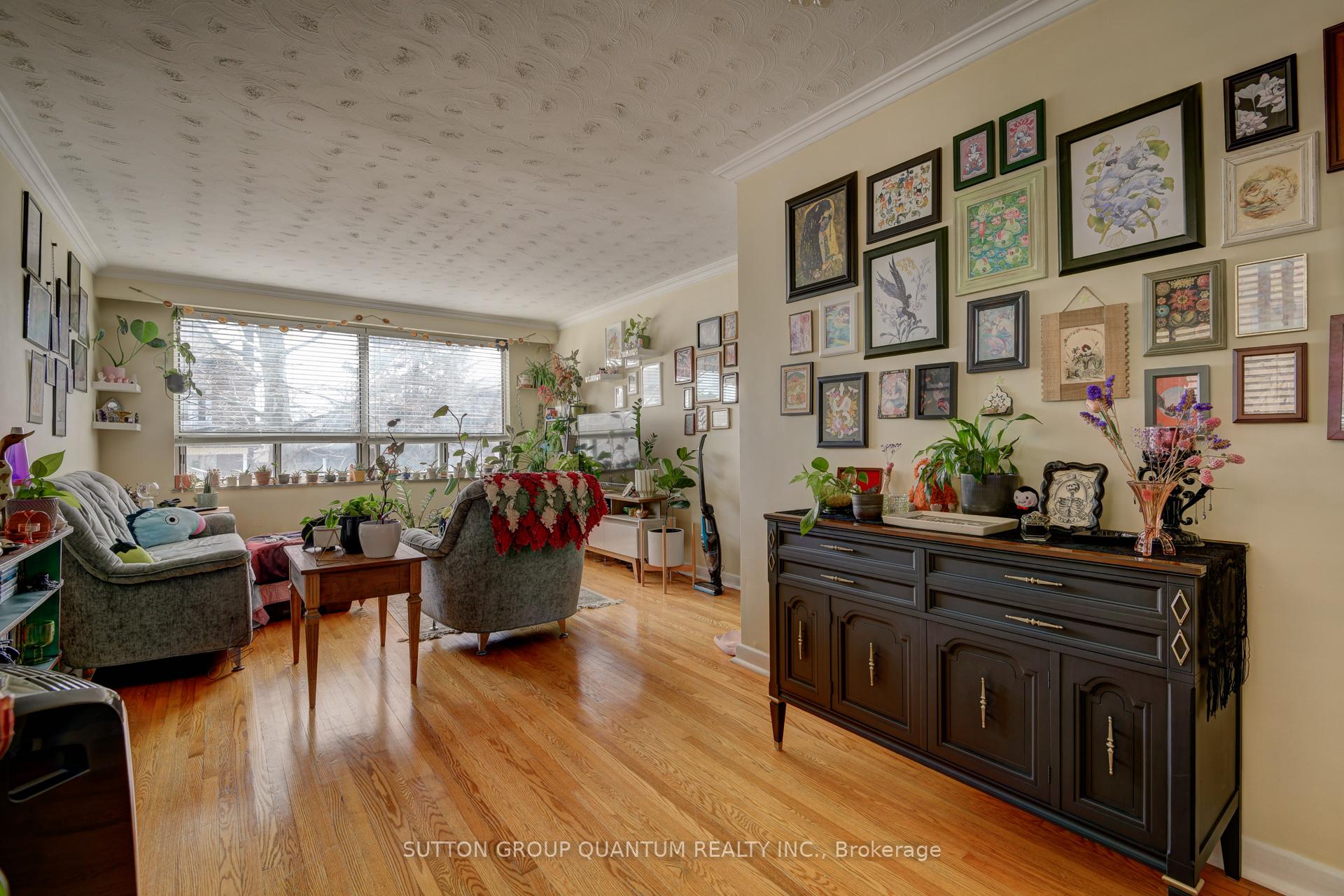 Photo 5 of 10 Hanson Road, Toronto, Oakwood Village — HOMEH