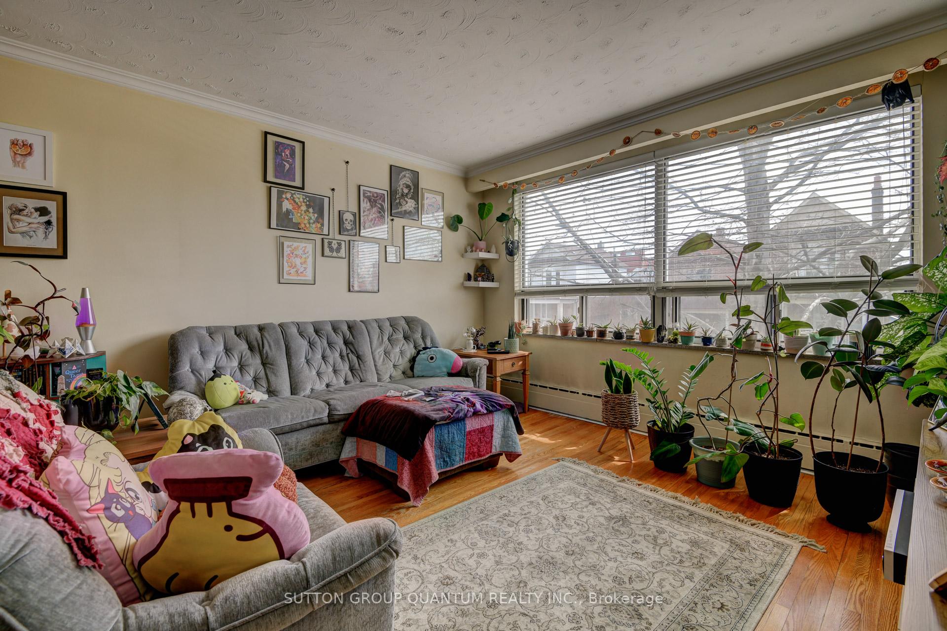 Photo 6 of 10 Hanson Road, Toronto, Oakwood Village — HOMEH