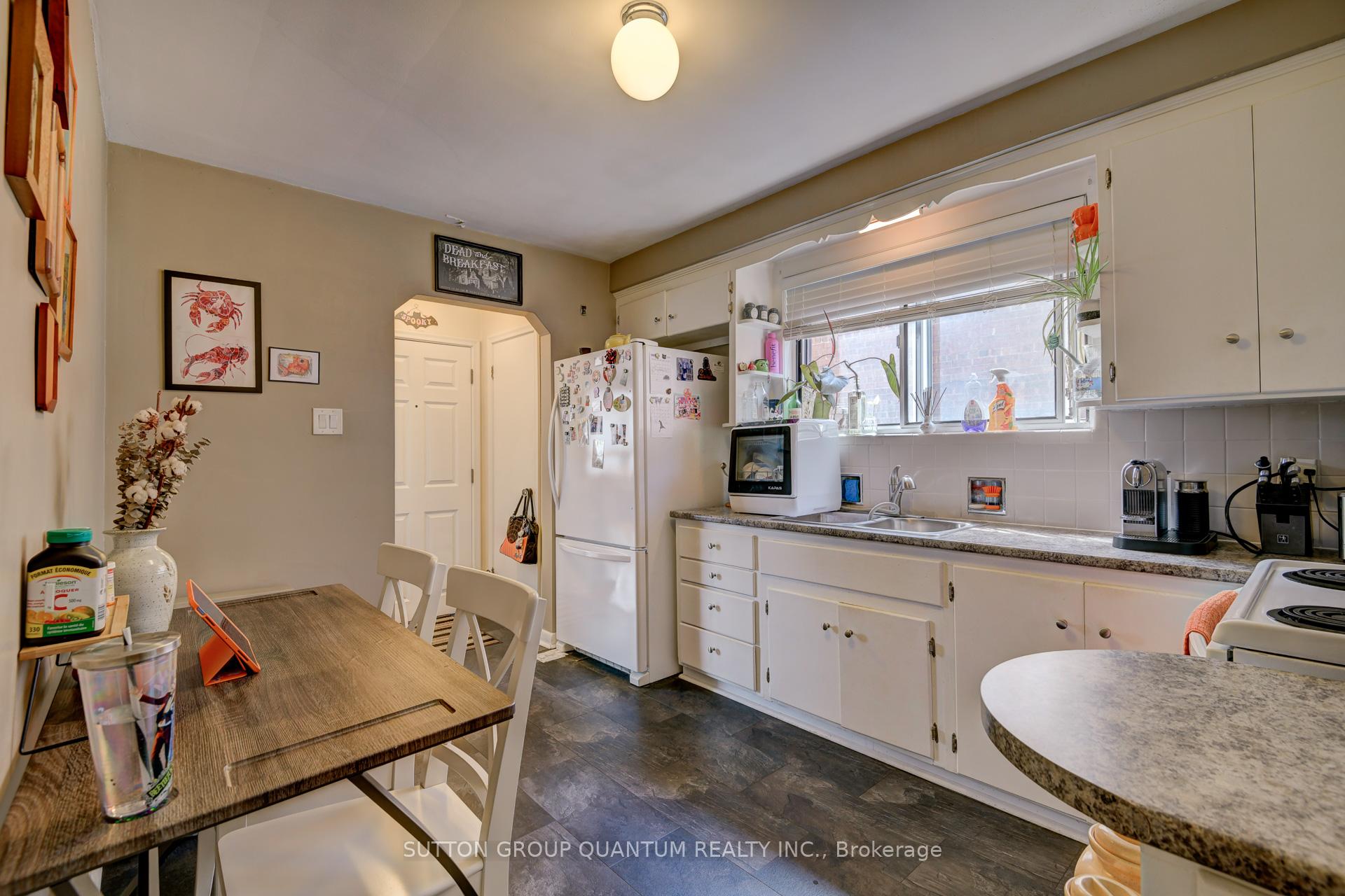 Photo 9 of 10 Hanson Road, Toronto, Oakwood Village — HOMEH