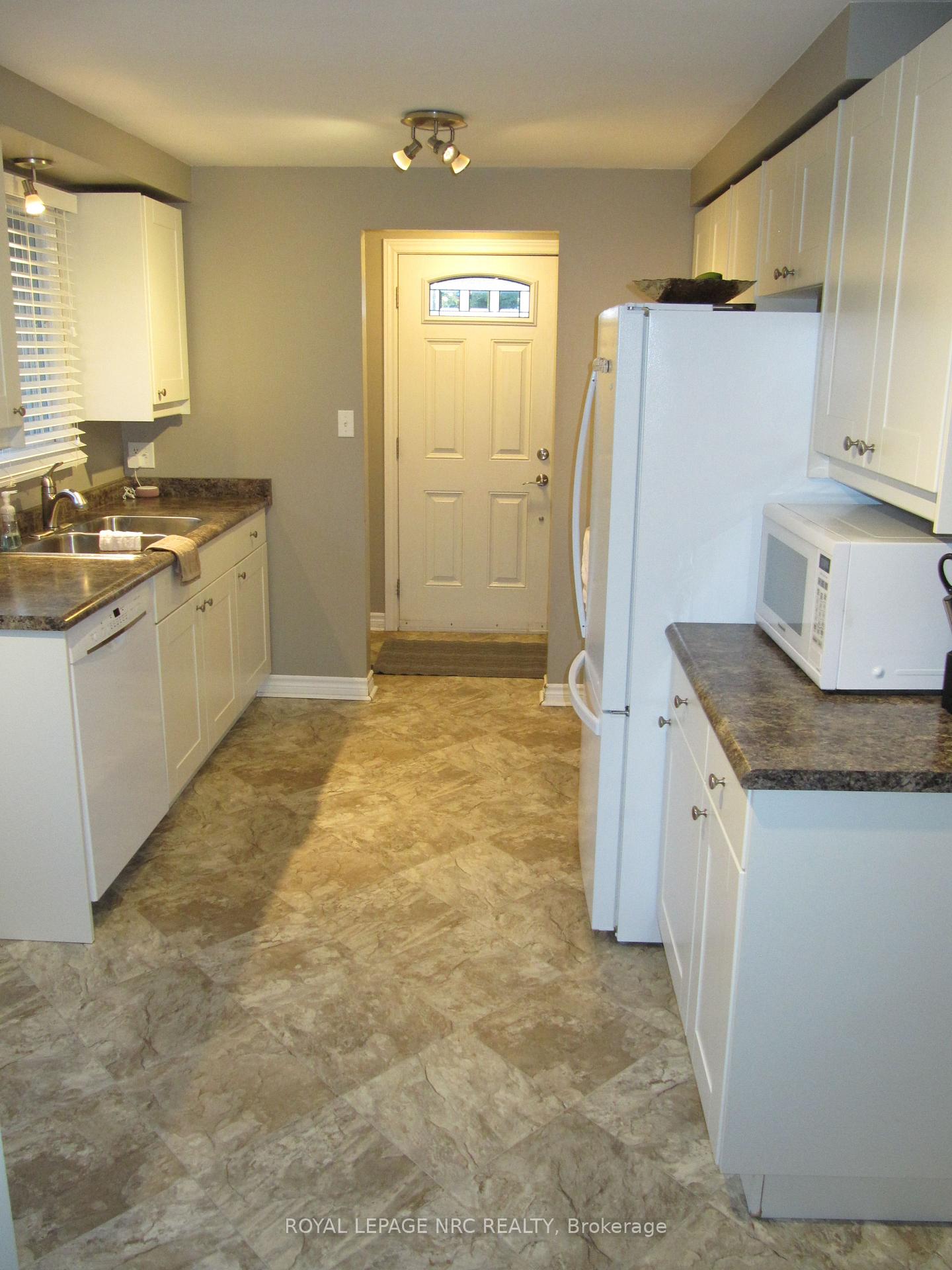 Photo 10 of 133 Keefer Road, Thorold, Confederation Heights — HOMEH