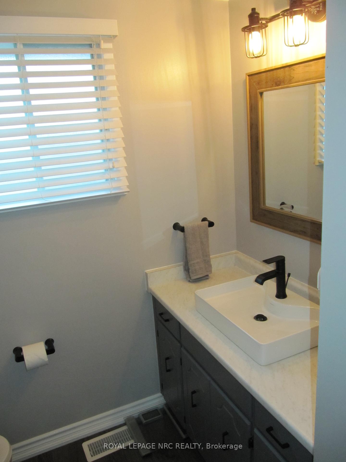 Photo 14 of 133 Keefer Road, Thorold, Confederation Heights — HOMEH