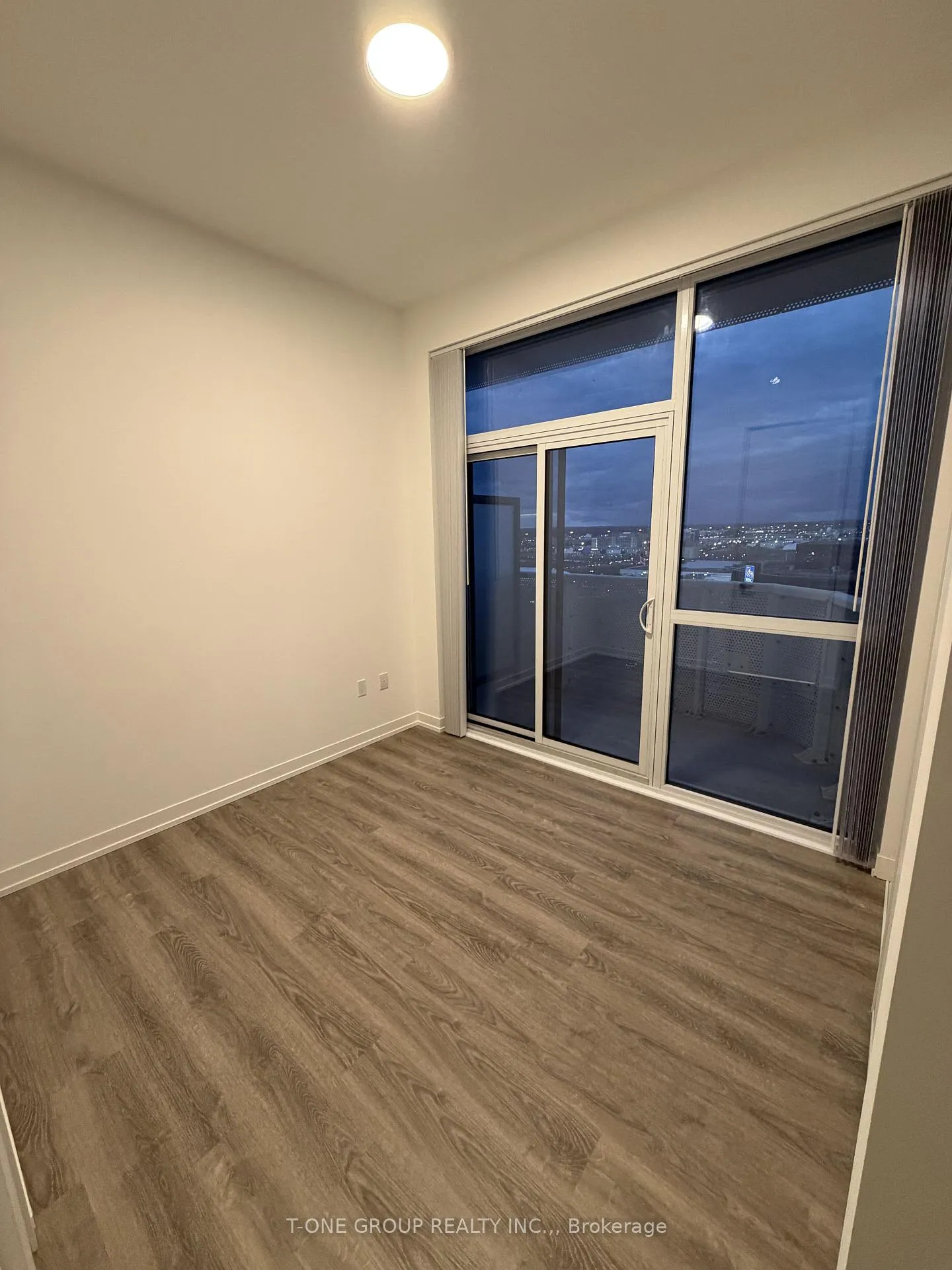 Photo 8 of Unit 1606, 8 Interchange Way, Vaughan, Vaughan Corporate Centre — HOMEH