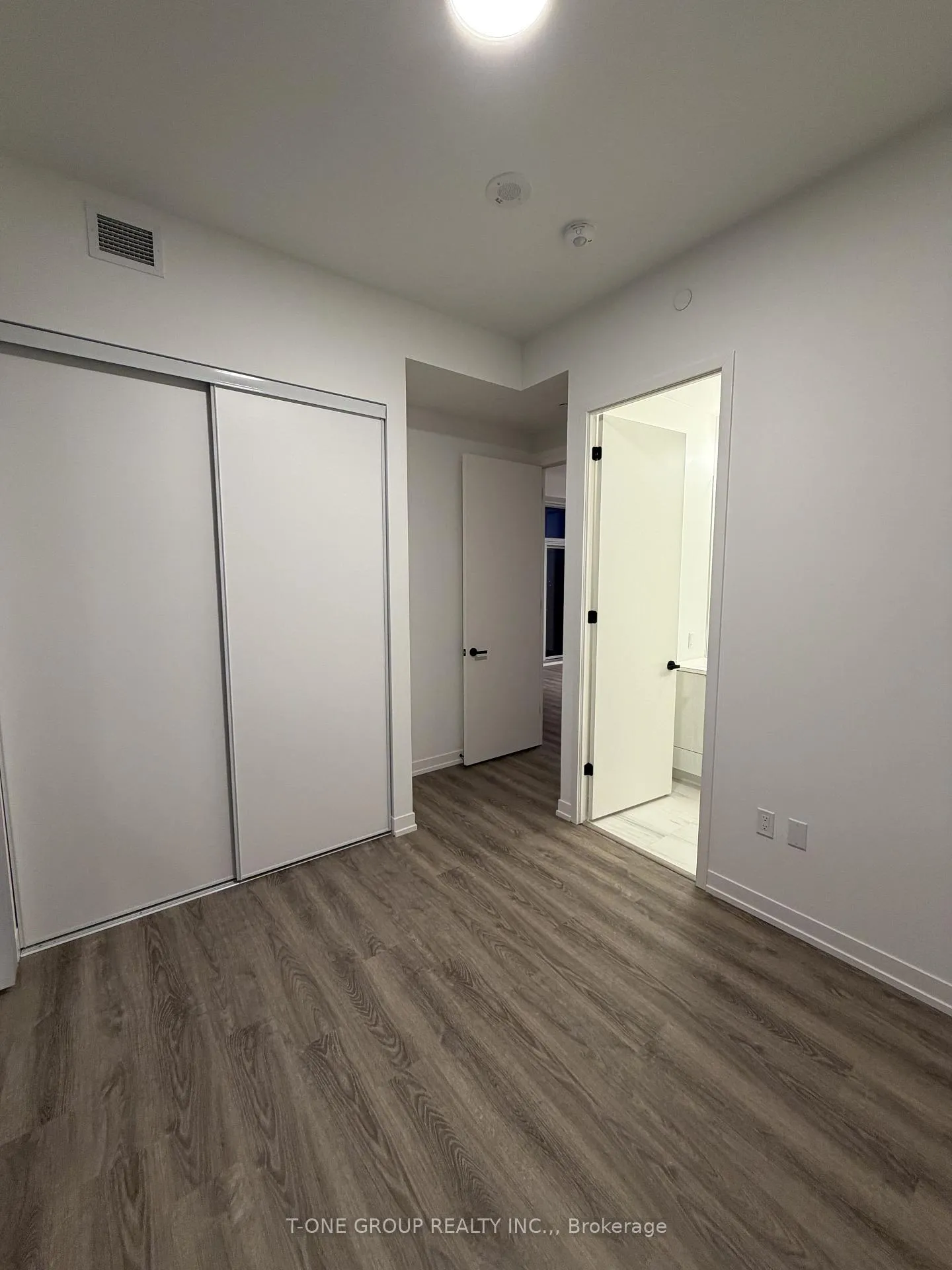 Photo 9 of Unit 1606, 8 Interchange Way, Vaughan, Vaughan Corporate Centre — HOMEH