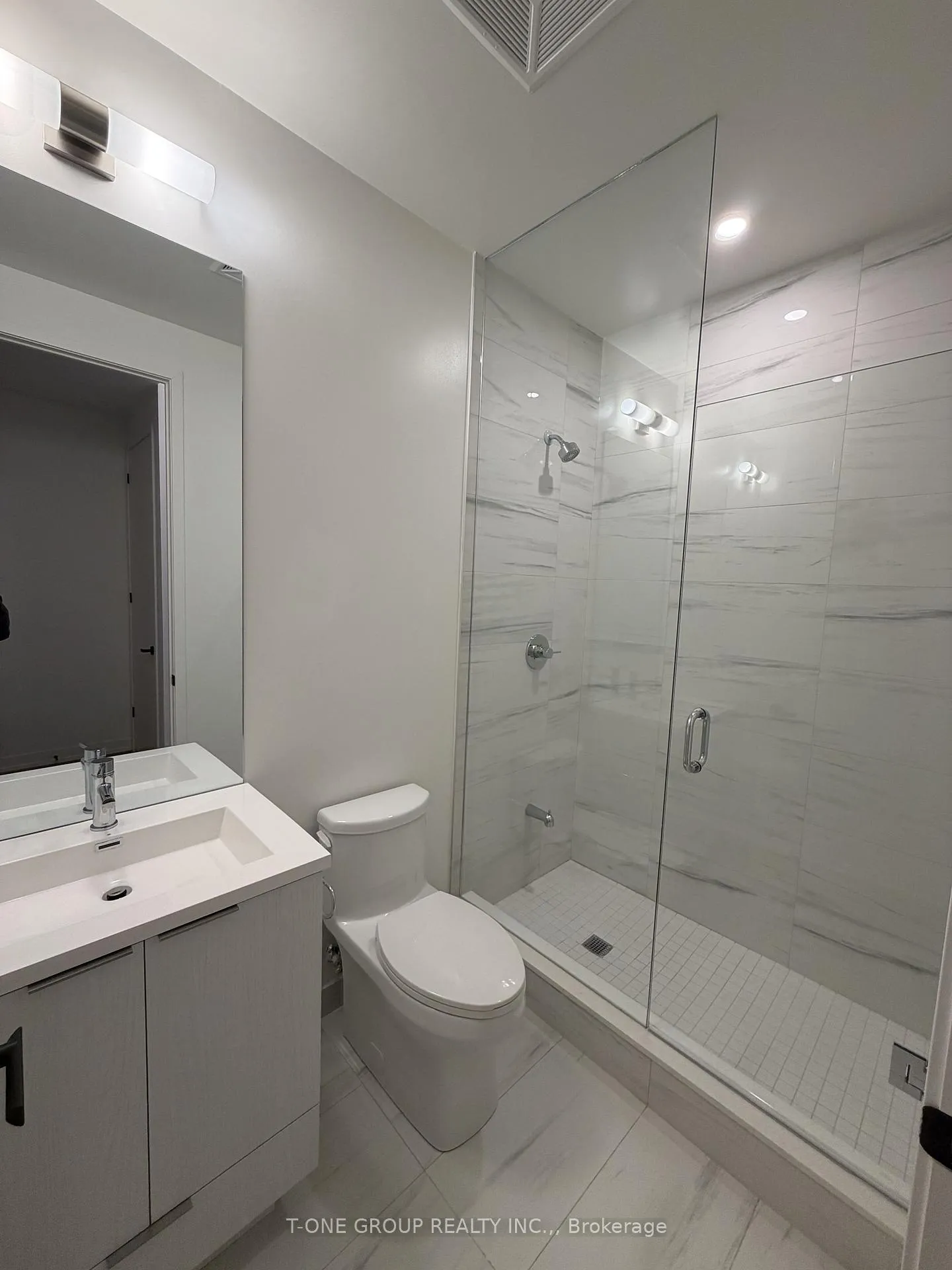 Photo 11 of Unit 1606, 8 Interchange Way, Vaughan, Vaughan Corporate Centre — HOMEH