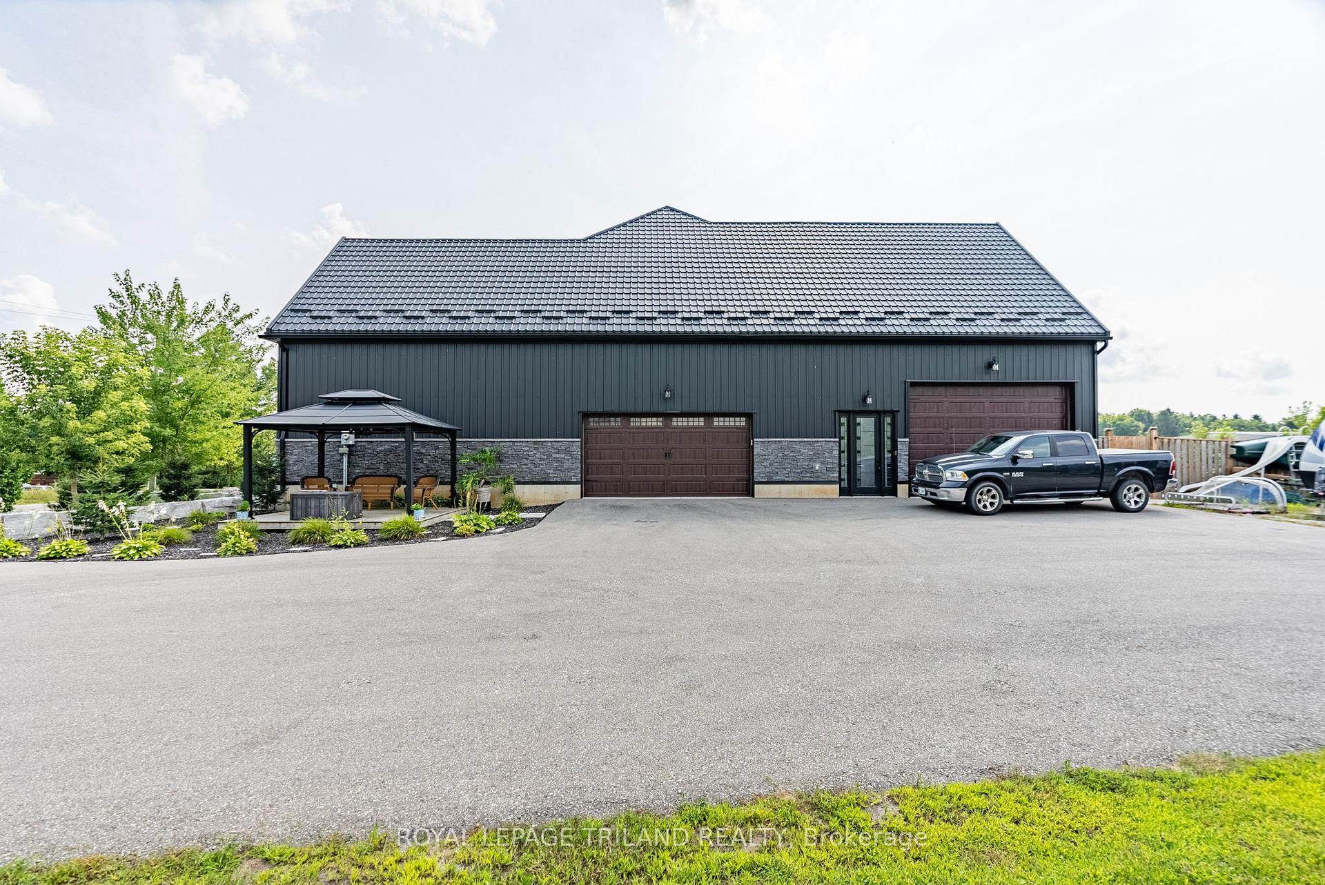 Photo 3 of 22345 Allen Road, Strathroy-Caradoc, Rural Strathroy-Caradoc — HOMEH