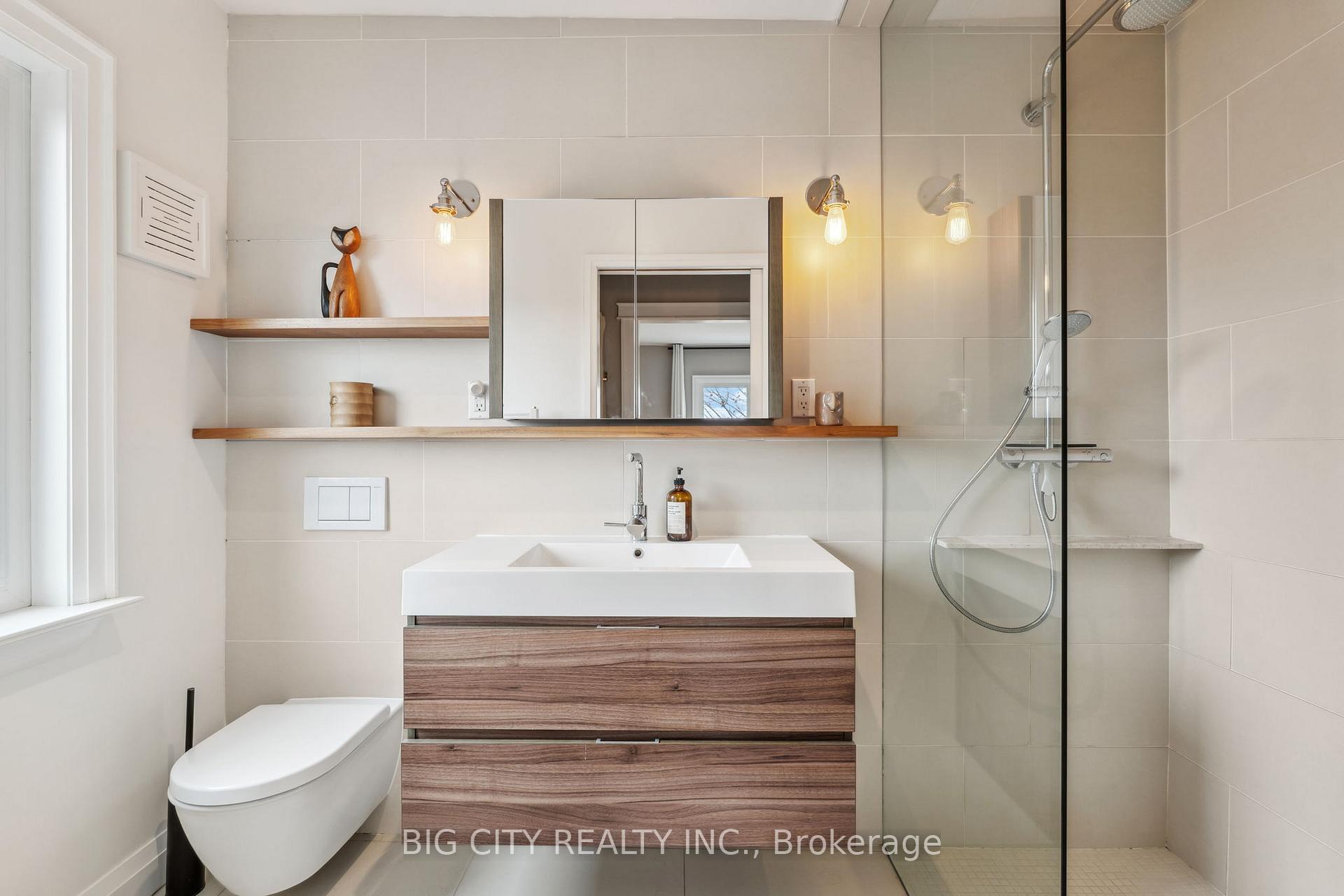 Photo 16 of 114 Robina Avenue W, Toronto, Oakwood Village — HOMEH