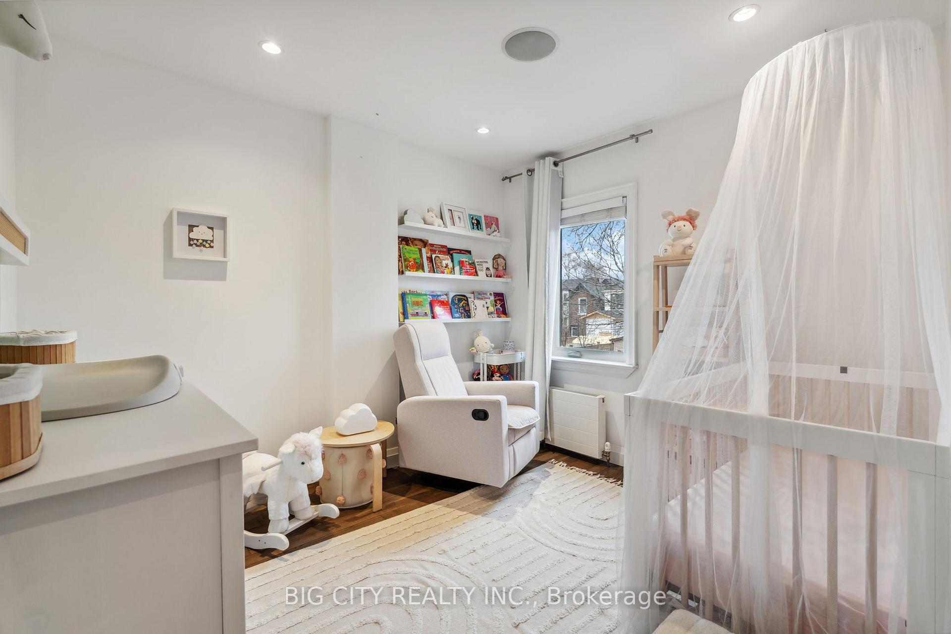 Photo 18 of 114 Robina Avenue W, Toronto, Oakwood Village — HOMEH