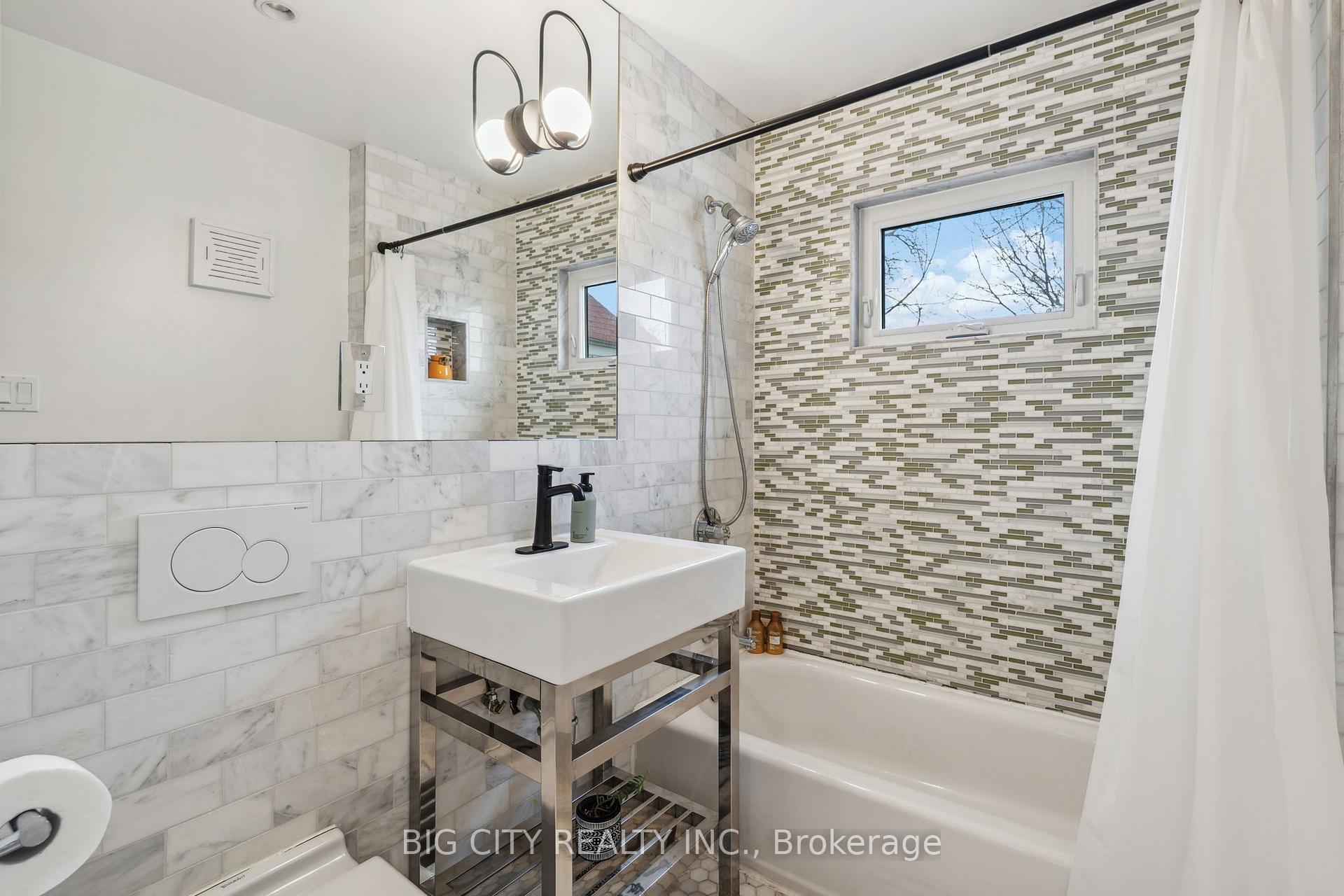 Photo 20 of 114 Robina Avenue W, Toronto, Oakwood Village — HOMEH