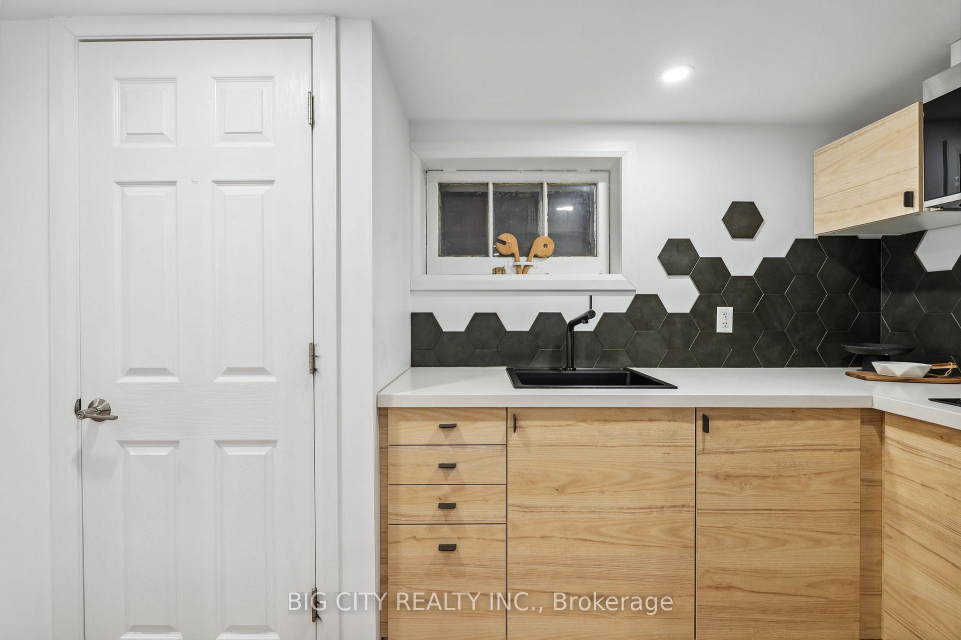 Photo 25 of 114 Robina Avenue W, Toronto, Oakwood Village — HOMEH