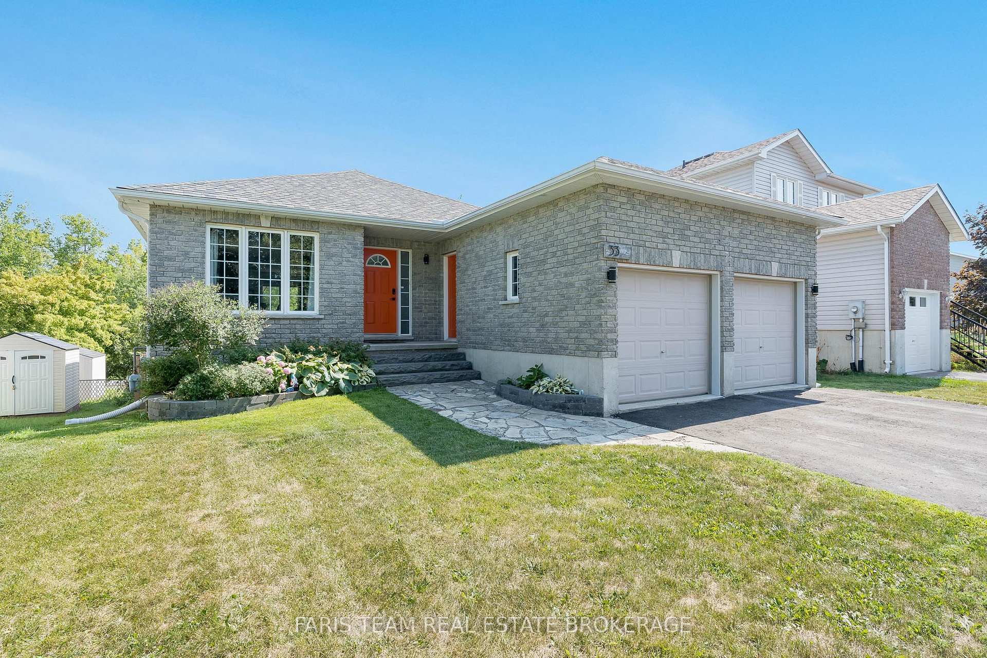 Front of 33 Georgias Walk