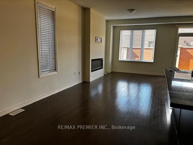 Photo 3 of 10 Donald Ficht Crescent, Brampton, Northwest Brampton — HOMEH