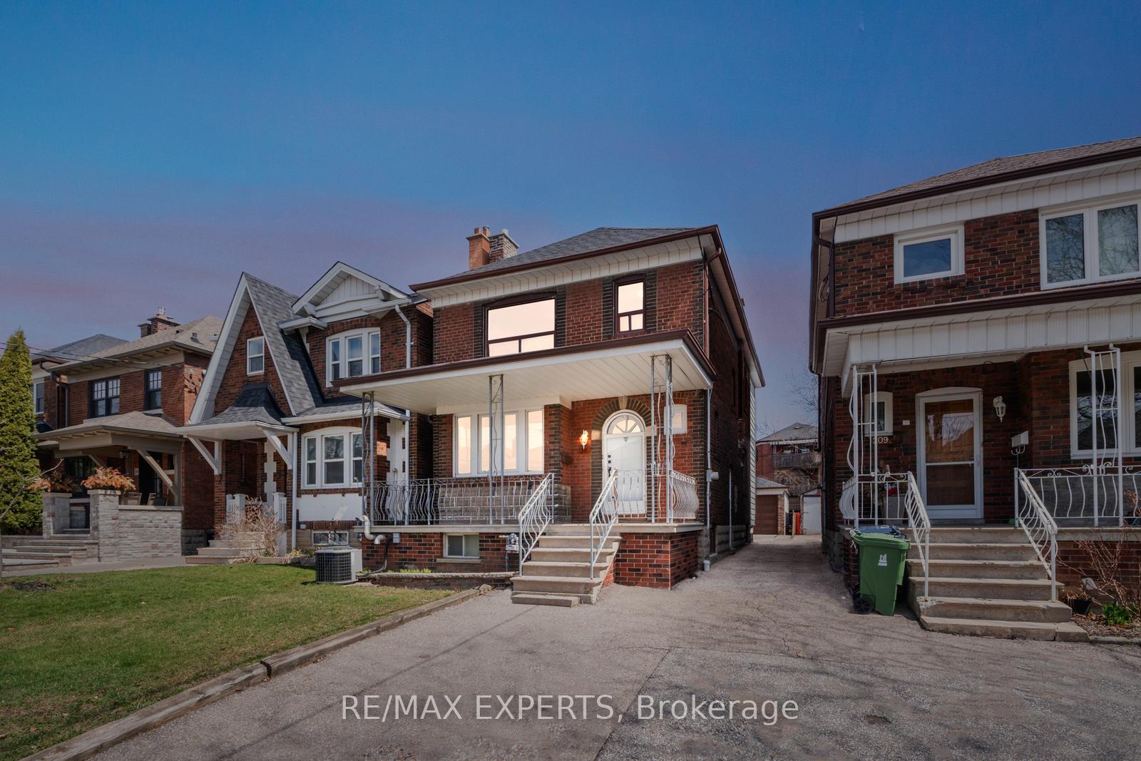 Front of 211 Northcliffe Boulevard