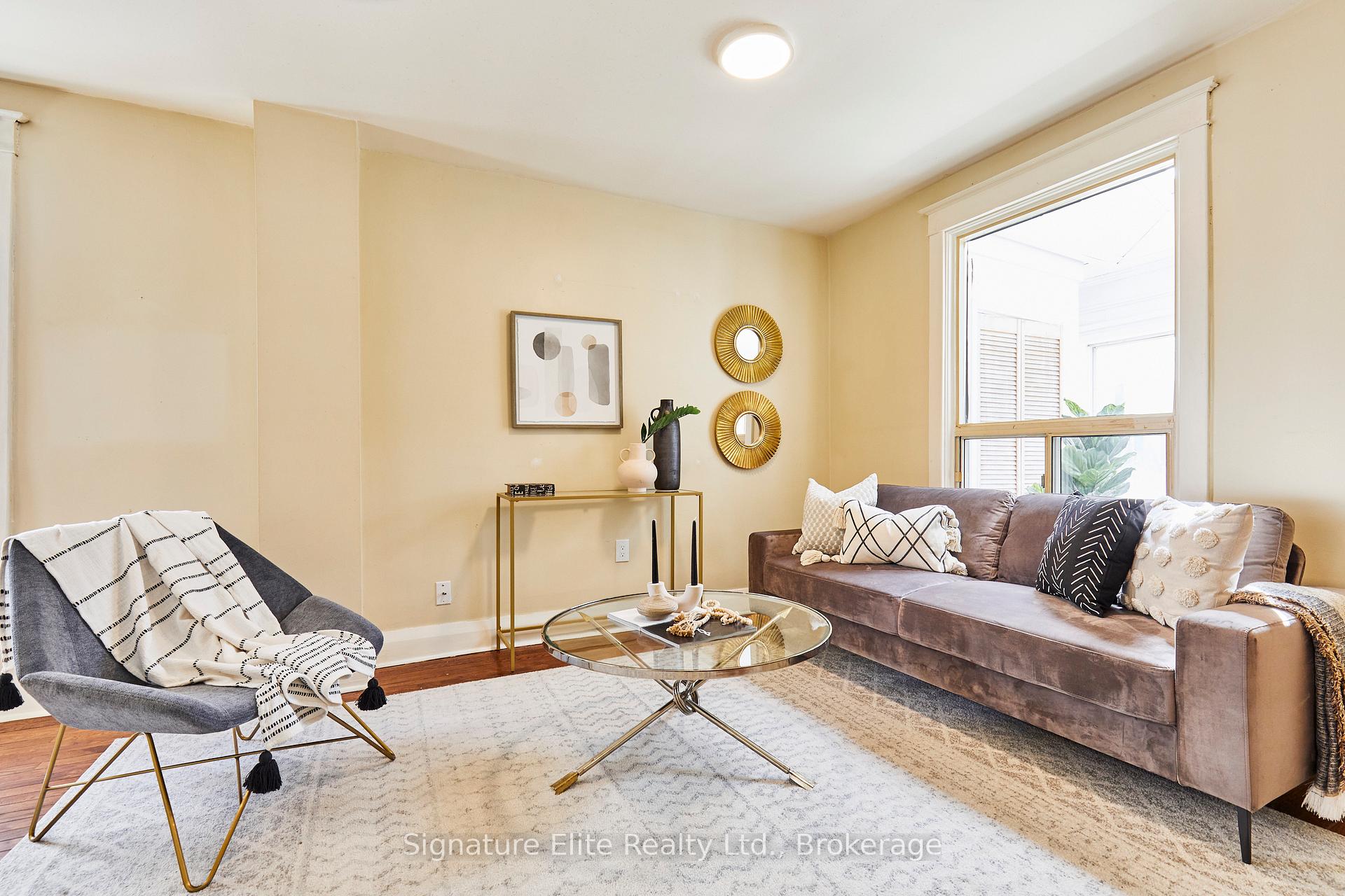 Photo 4 of 808 Sammon Avenue, Toronto, Danforth Village-East York — HOMEH