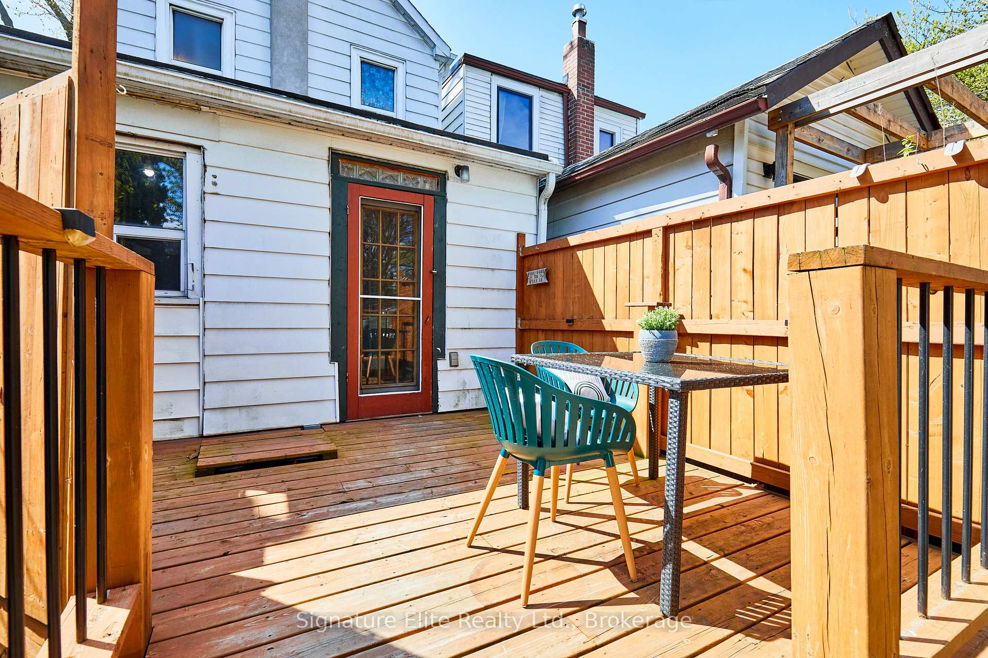 Photo 11 of 808 Sammon Avenue, Toronto, Danforth Village-East York — HOMEH