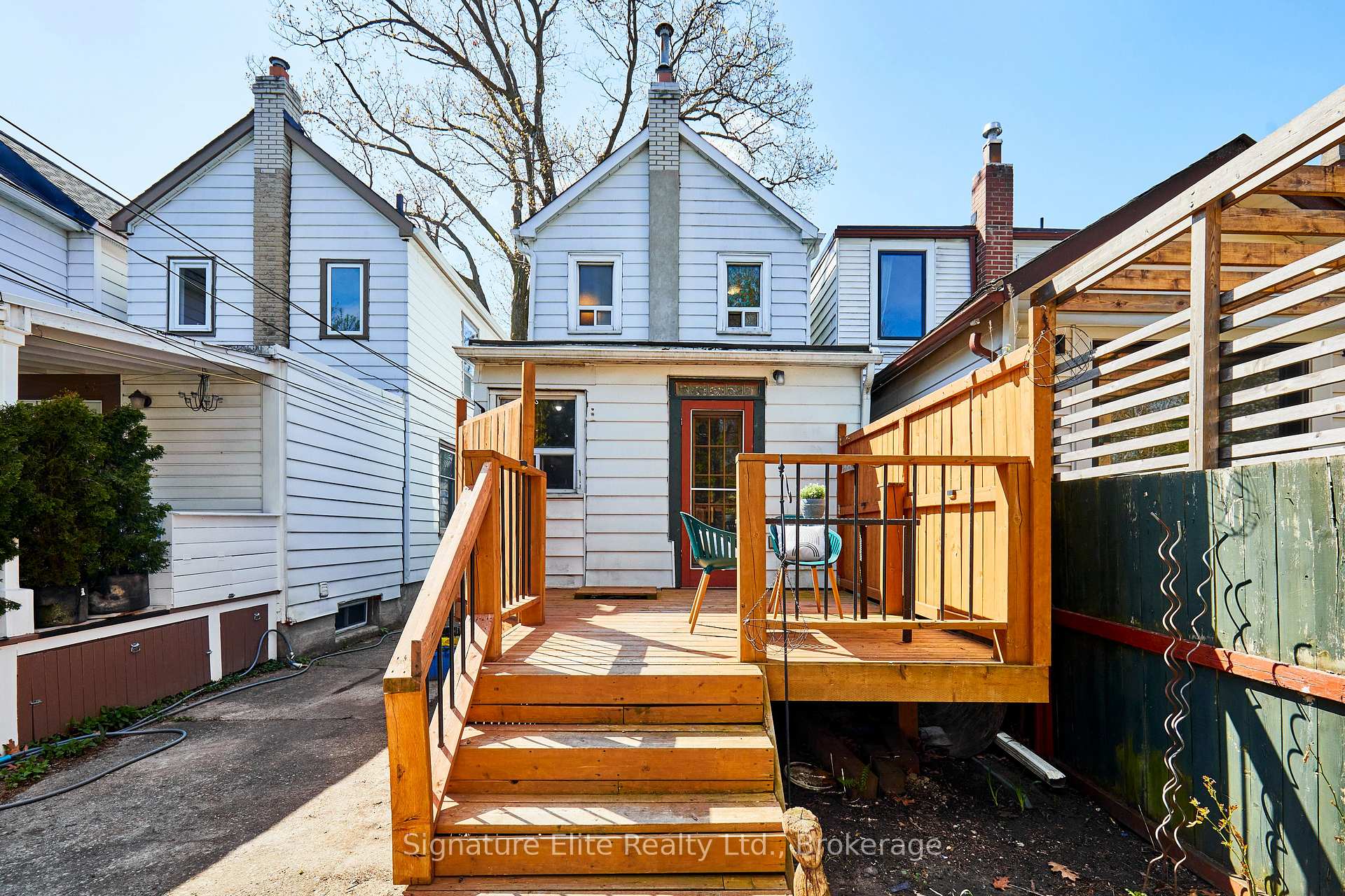Photo 13 of 808 Sammon Avenue, Toronto, Danforth Village-East York — HOMEH