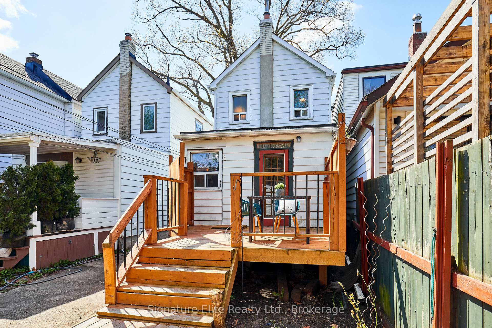 Photo 17 of 808 Sammon Avenue, Toronto, Danforth Village-East York — HOMEH