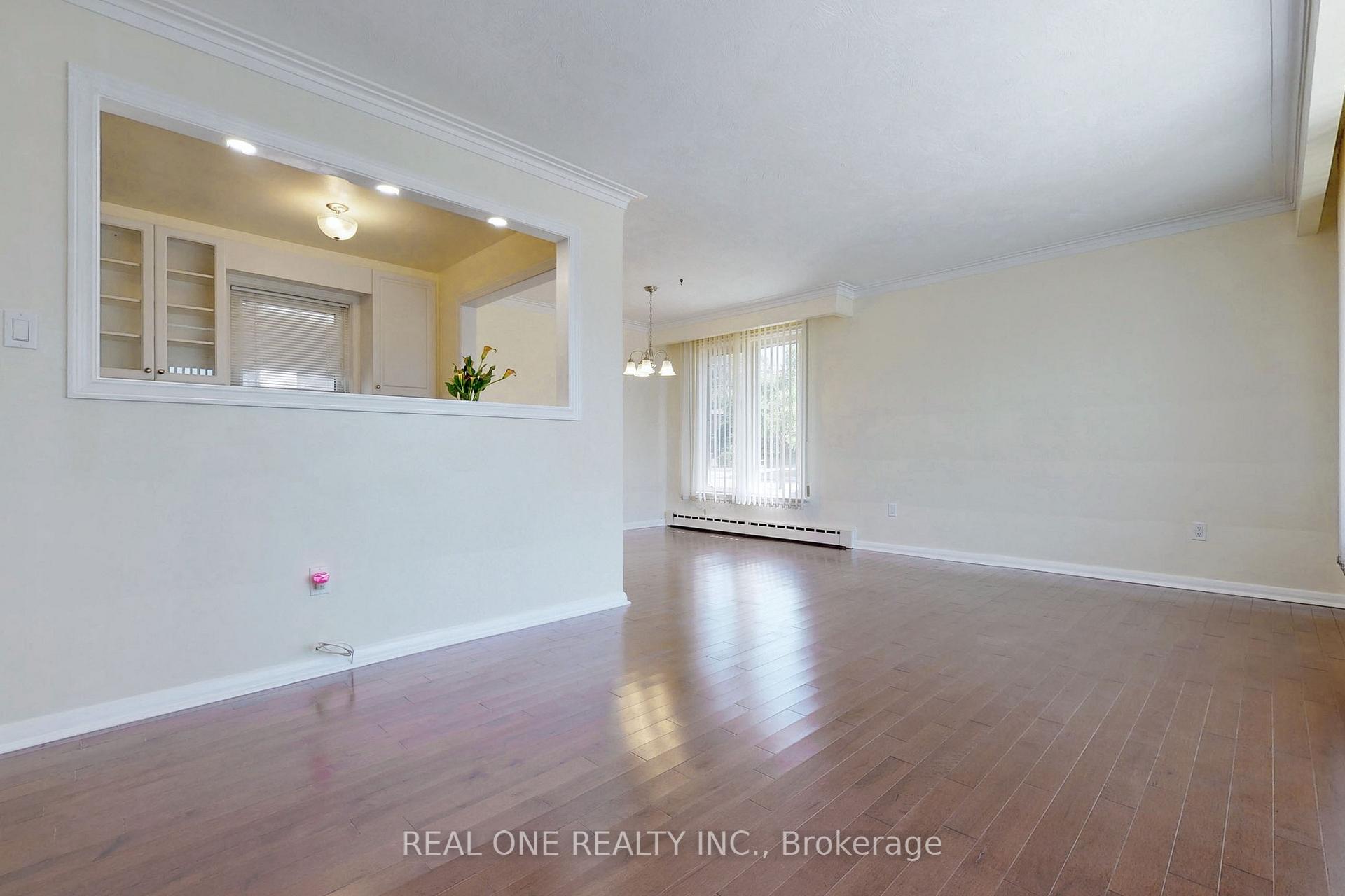 Photo 6 of 25 Beacham Crescent, Scarborough, Tam O'Shanter-Sullivan — HOMEH