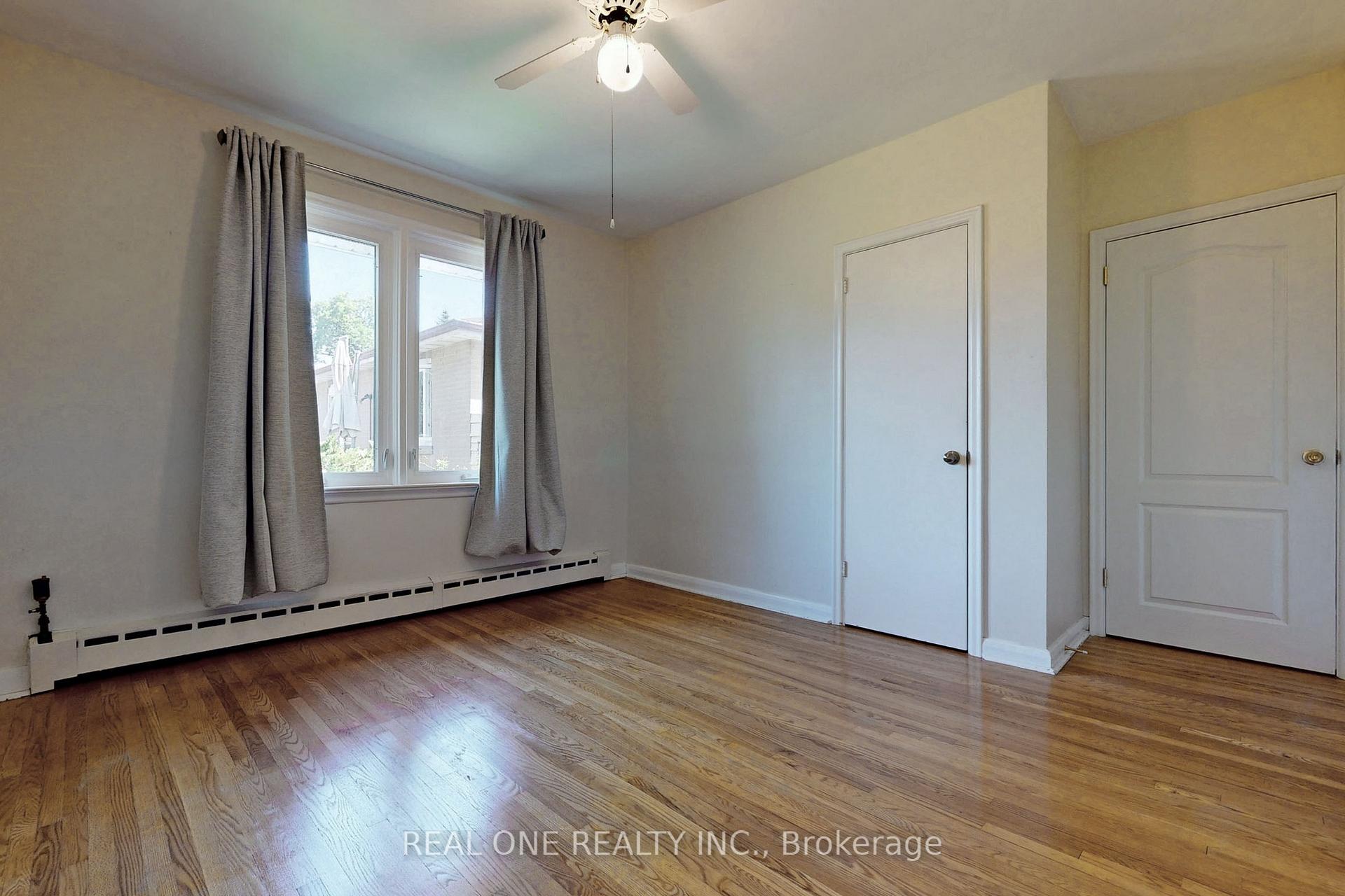 Photo 16 of 25 Beacham Crescent, Scarborough, Tam O'Shanter-Sullivan — HOMEH