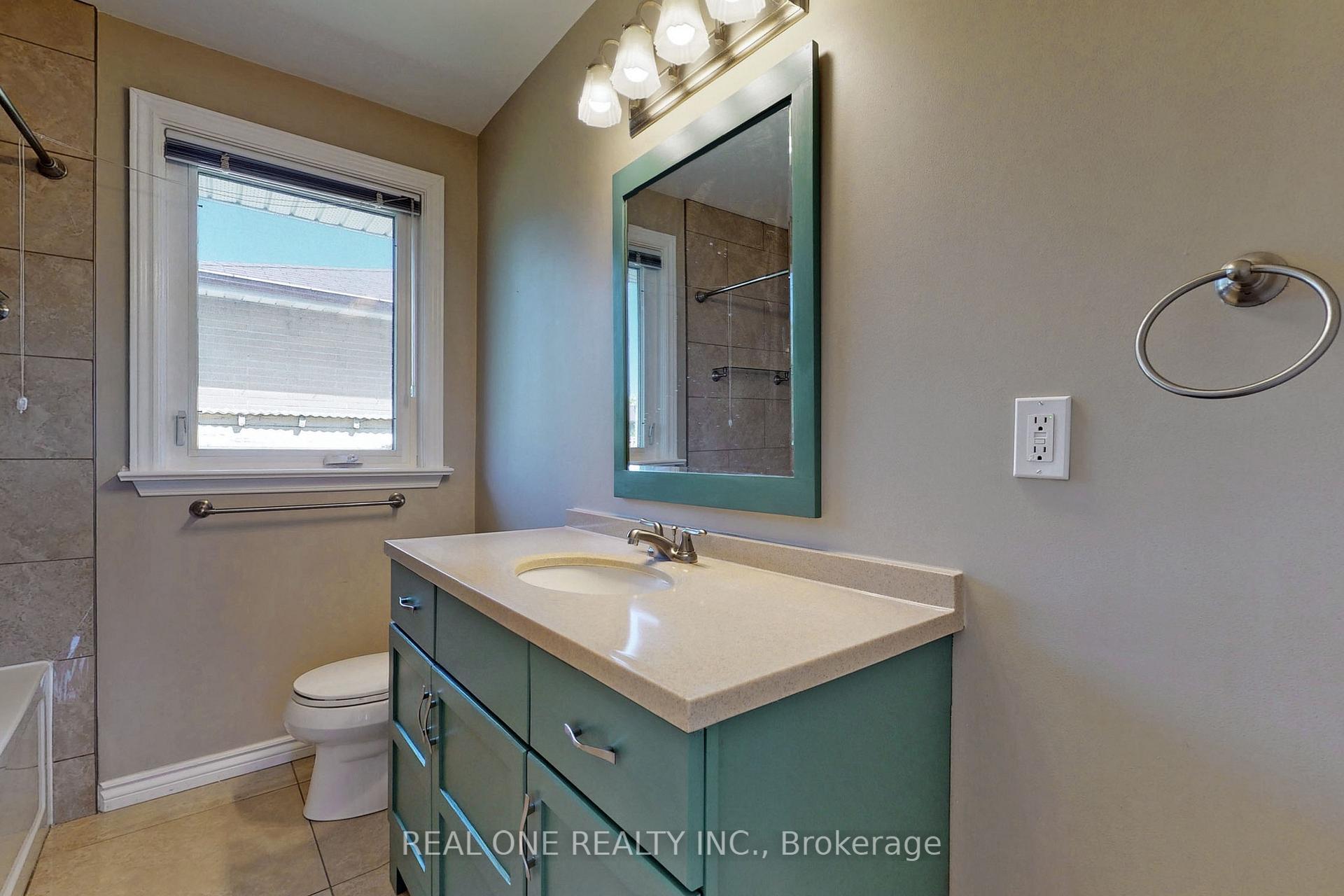 Photo 22 of 25 Beacham Crescent, Scarborough, Tam O'Shanter-Sullivan — HOMEH