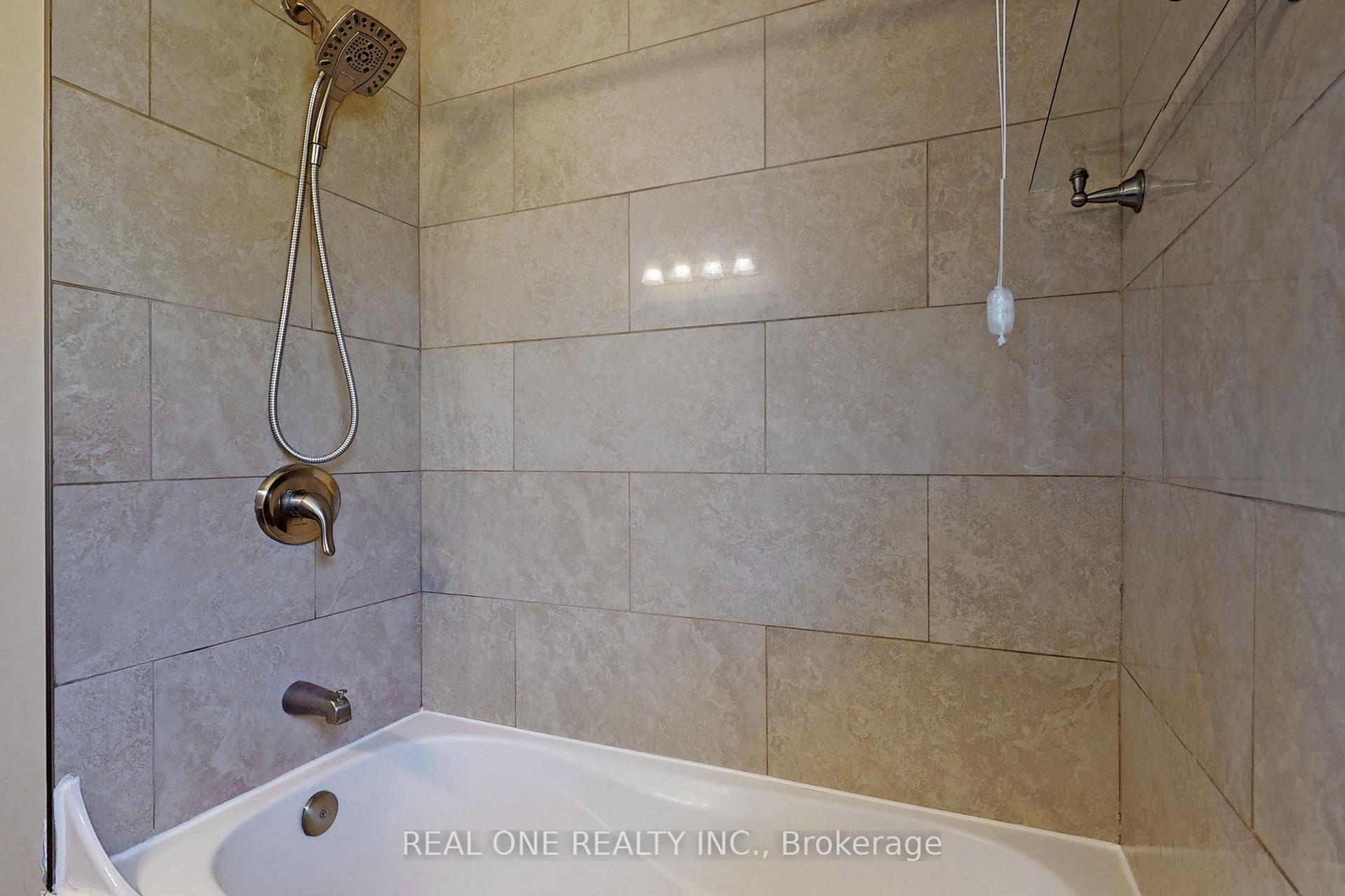 Photo 23 of 25 Beacham Crescent, Scarborough, Tam O'Shanter-Sullivan — HOMEH