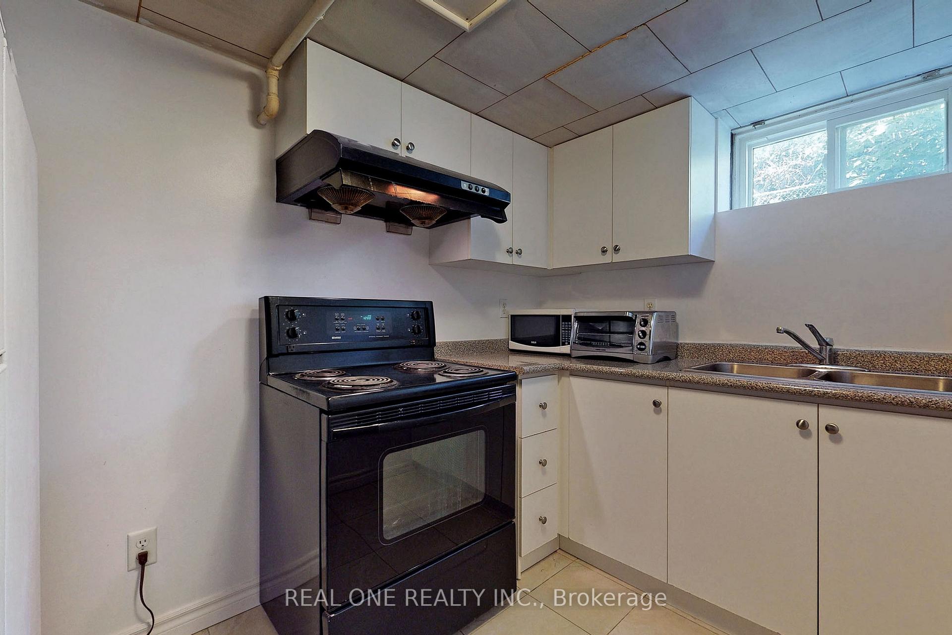 Photo 32 of 25 Beacham Crescent, Scarborough, Tam O'Shanter-Sullivan — HOMEH