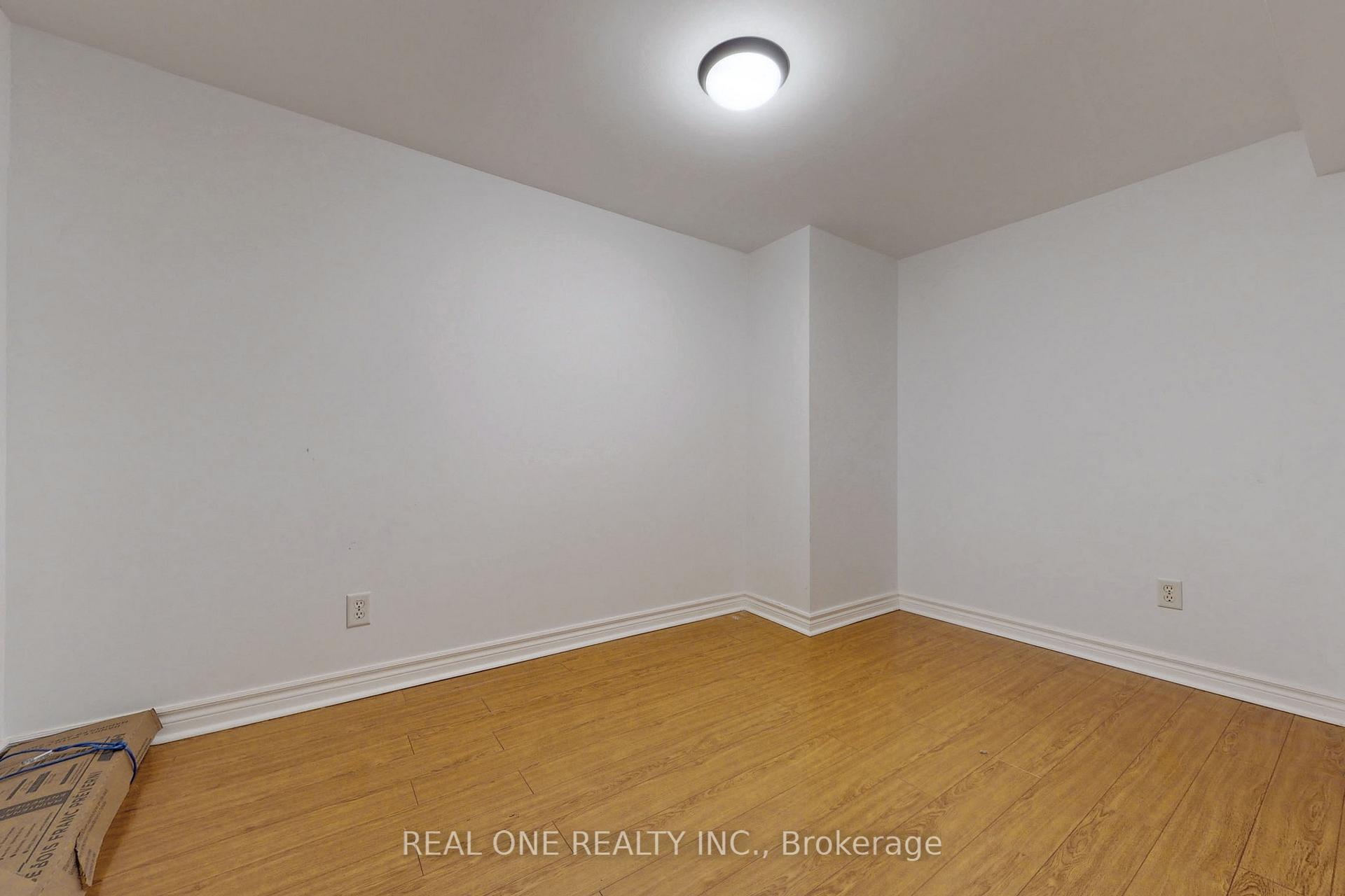 Photo 34 of 25 Beacham Crescent, Scarborough, Tam O'Shanter-Sullivan — HOMEH