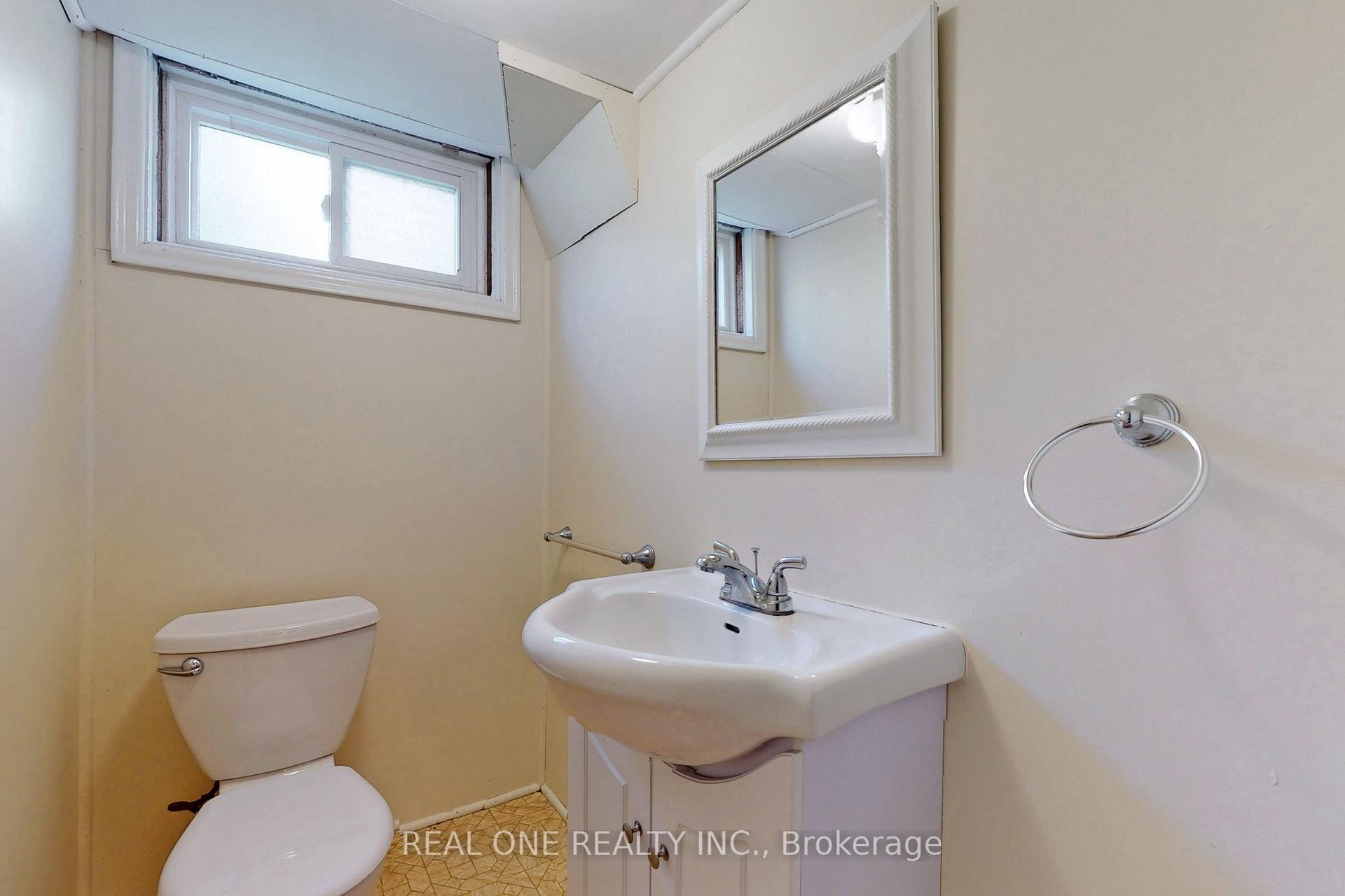 Photo 35 of 25 Beacham Crescent, Scarborough, Tam O'Shanter-Sullivan — HOMEH