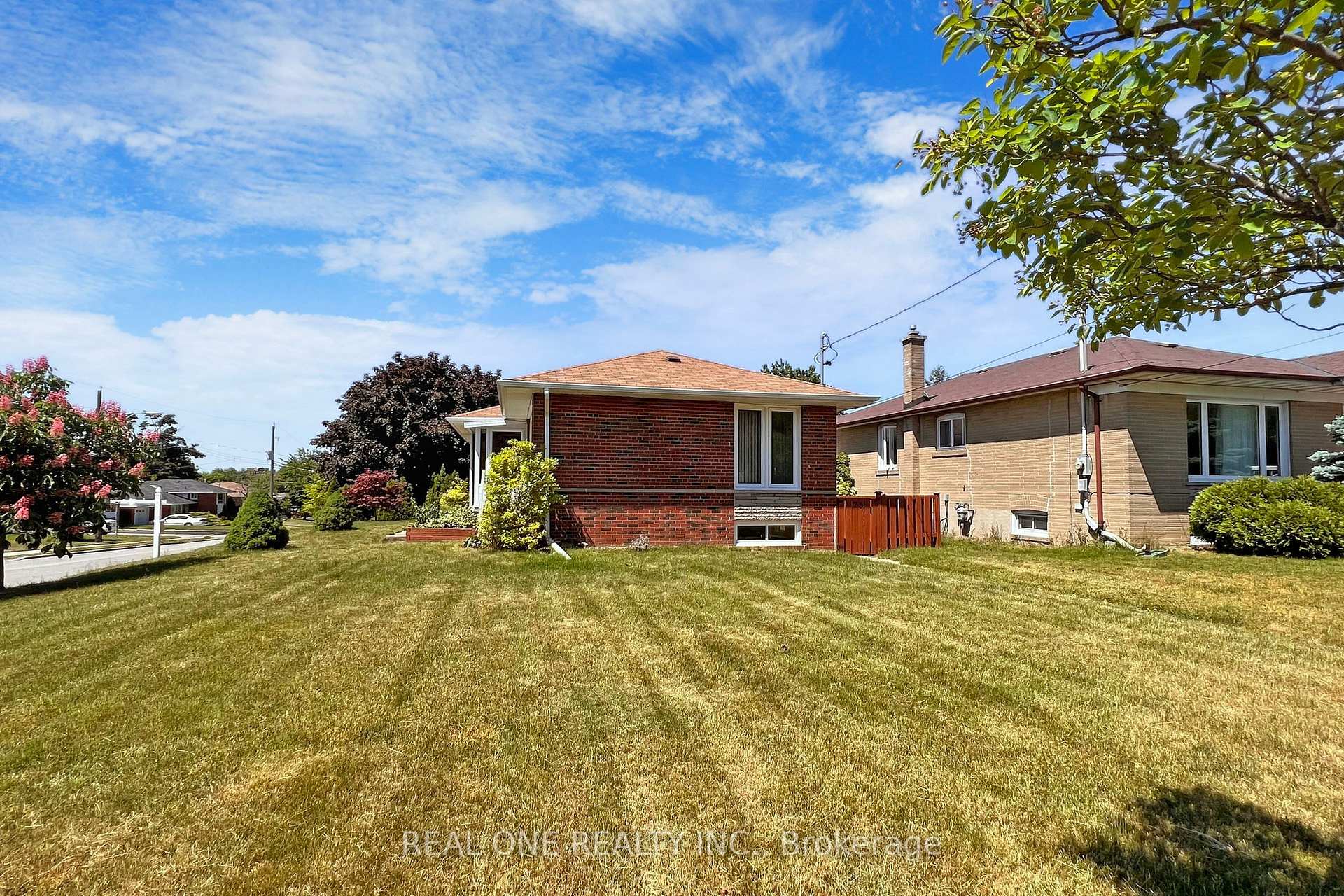 Photo 39 of 25 Beacham Crescent, Scarborough, Tam O'Shanter-Sullivan — HOMEH