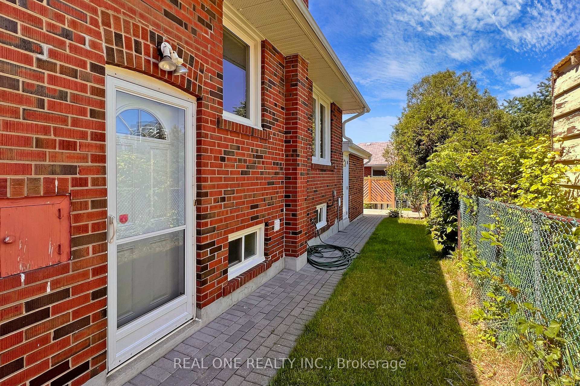 Photo 40 of 25 Beacham Crescent, Scarborough, Tam O'Shanter-Sullivan — HOMEH