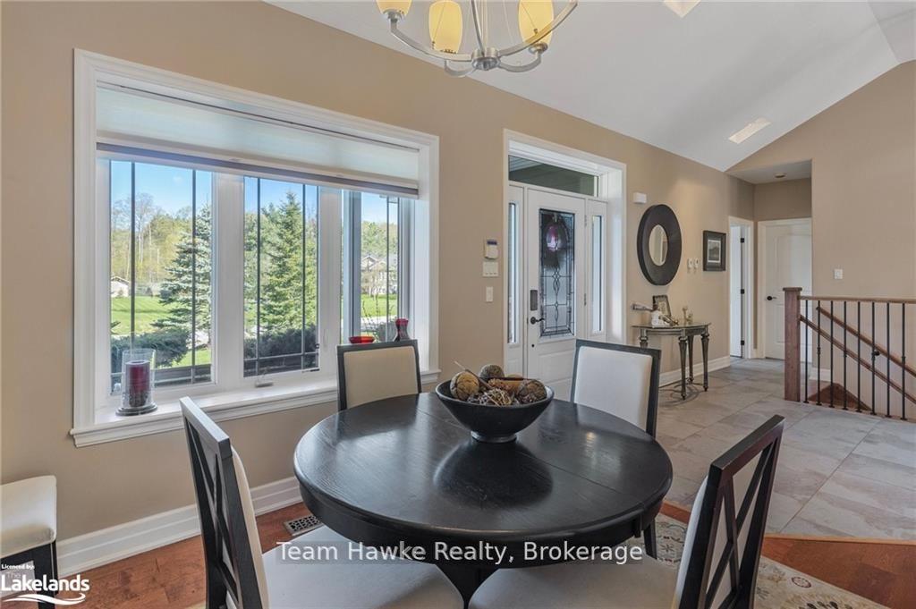 Photo 13 of 90 Windermere Circle, Tay, Rural Tay — HOMEH