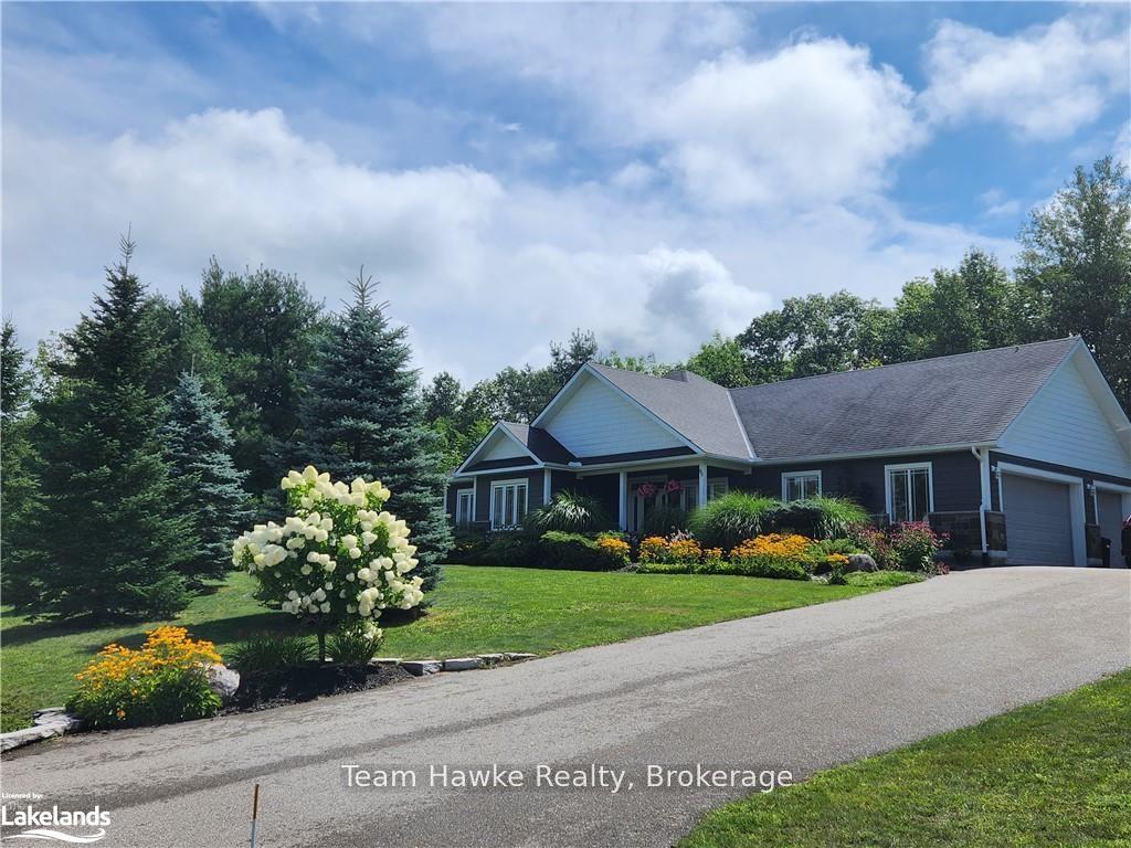 Photo 35 of 90 Windermere Circle, Tay, Rural Tay — HOMEH
