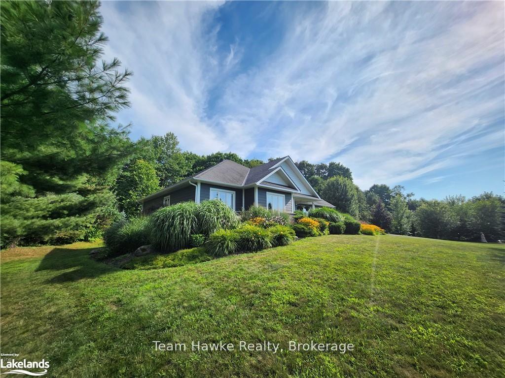 Photo 37 of 90 Windermere Circle, Tay, Rural Tay — HOMEH