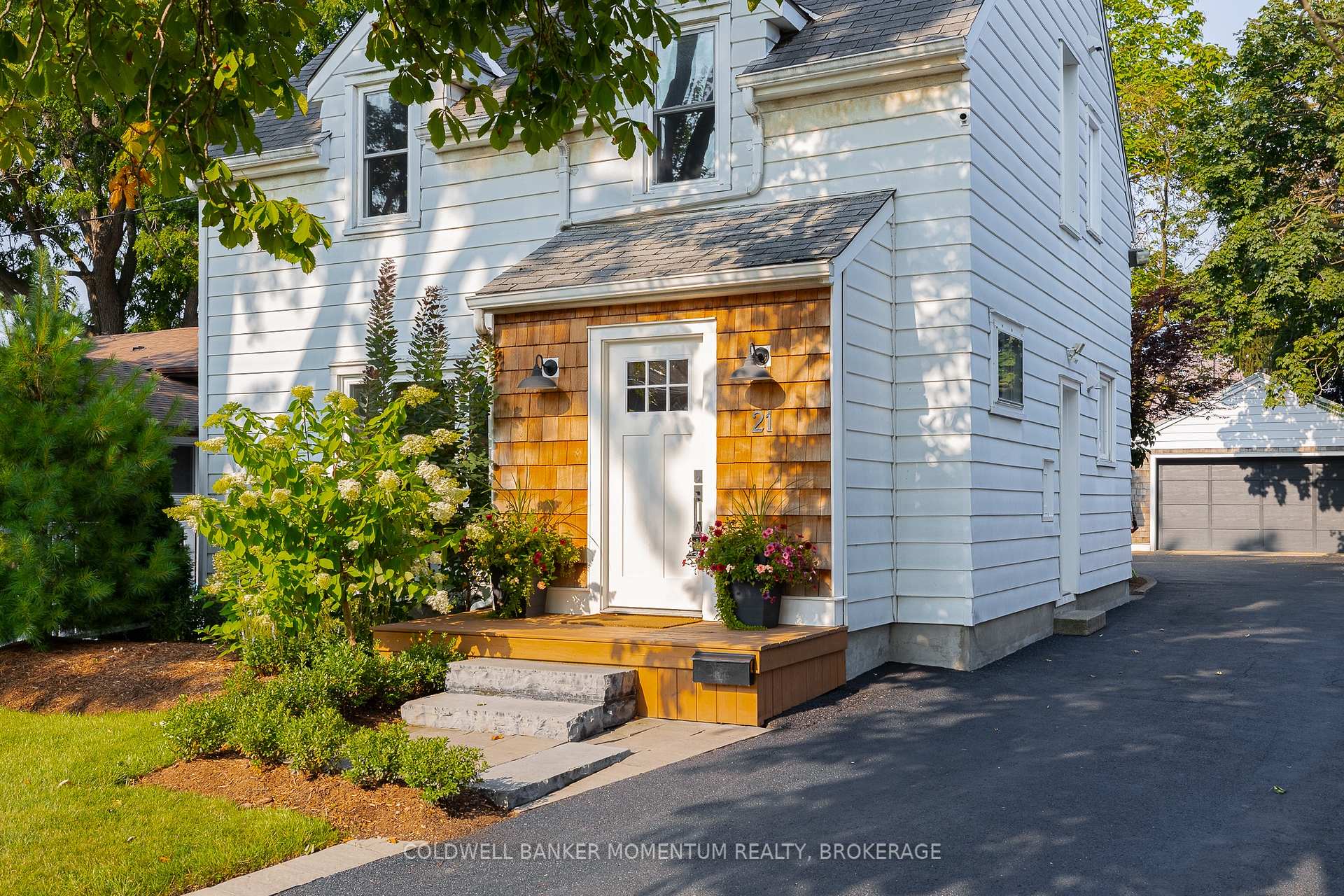 Photo 2 of 21 Carleton Street S, Thorold, Thorold Downtown — HOMEH