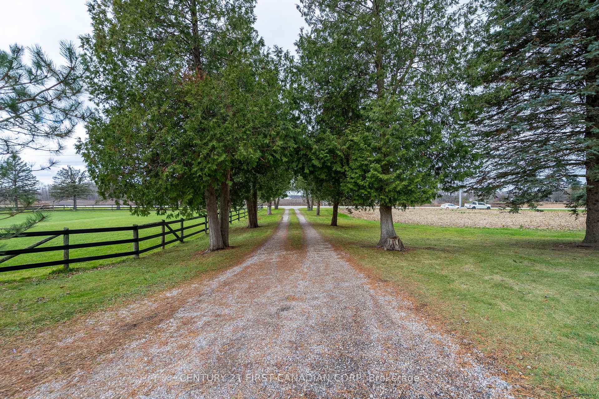Photo 5 of 7967 Glendon Drive, Strathroy-Caradoc, Rural Strathroy-Caradoc — HOMEH