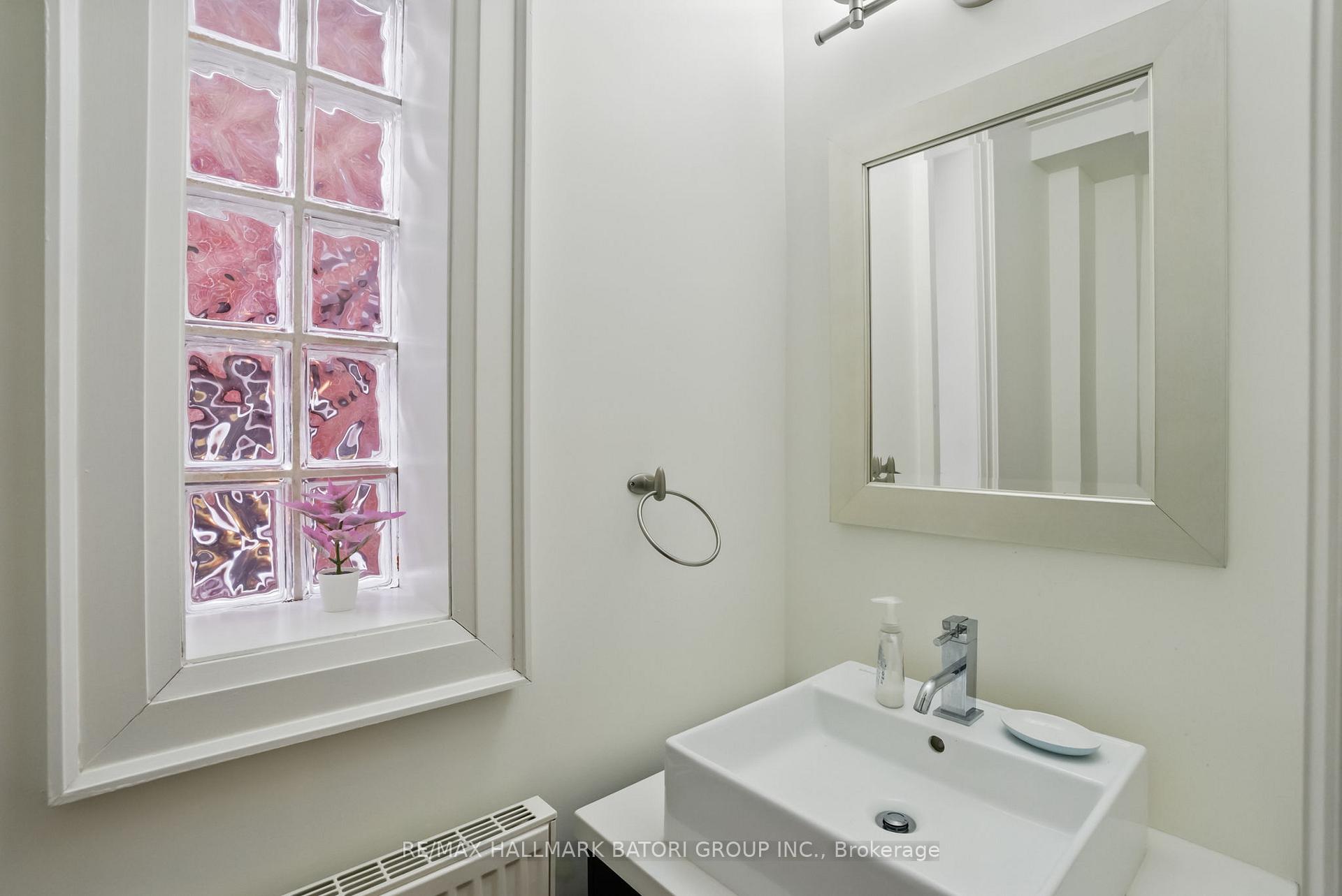 Photo 3 of 236 Castlefield Avenue, Toronto, Yonge-Eglinton — HOMEH