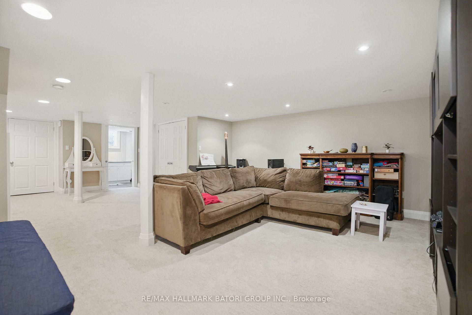 Photo 23 of 236 Castlefield Avenue, Toronto, Yonge-Eglinton — HOMEH