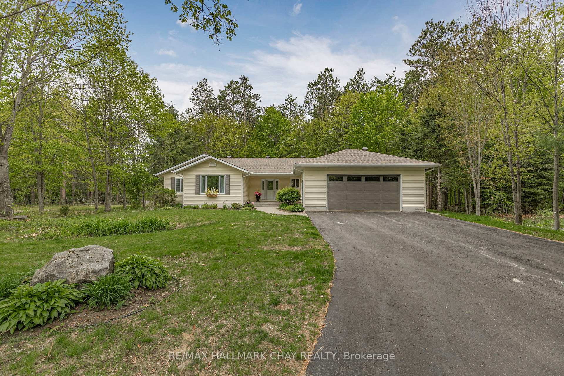 Photo 1 of 37 Sterling Drive, Tiny, Wyevale — HOMEH