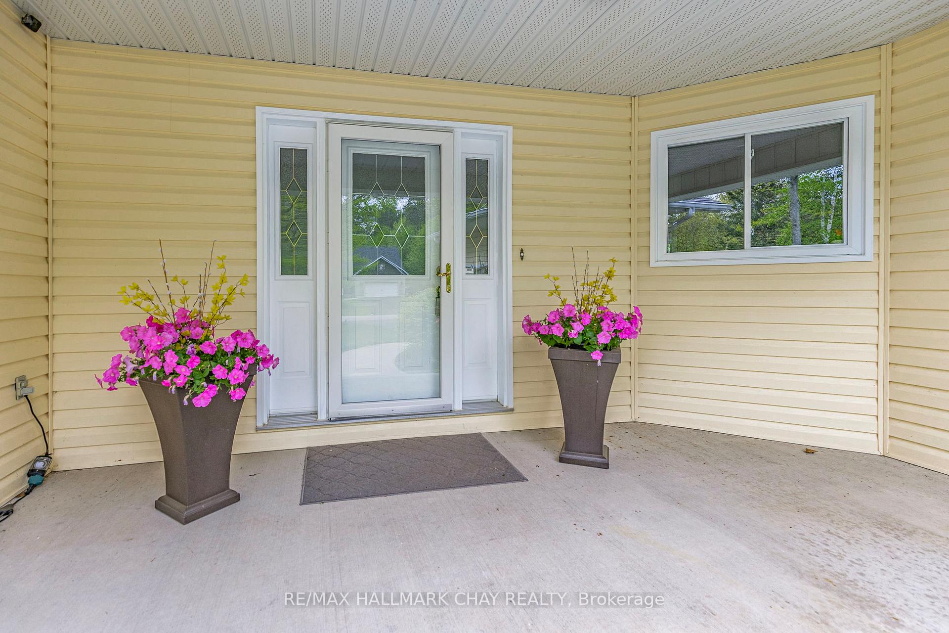 Photo 5 of 37 Sterling Drive, Tiny, Wyevale — HOMEH