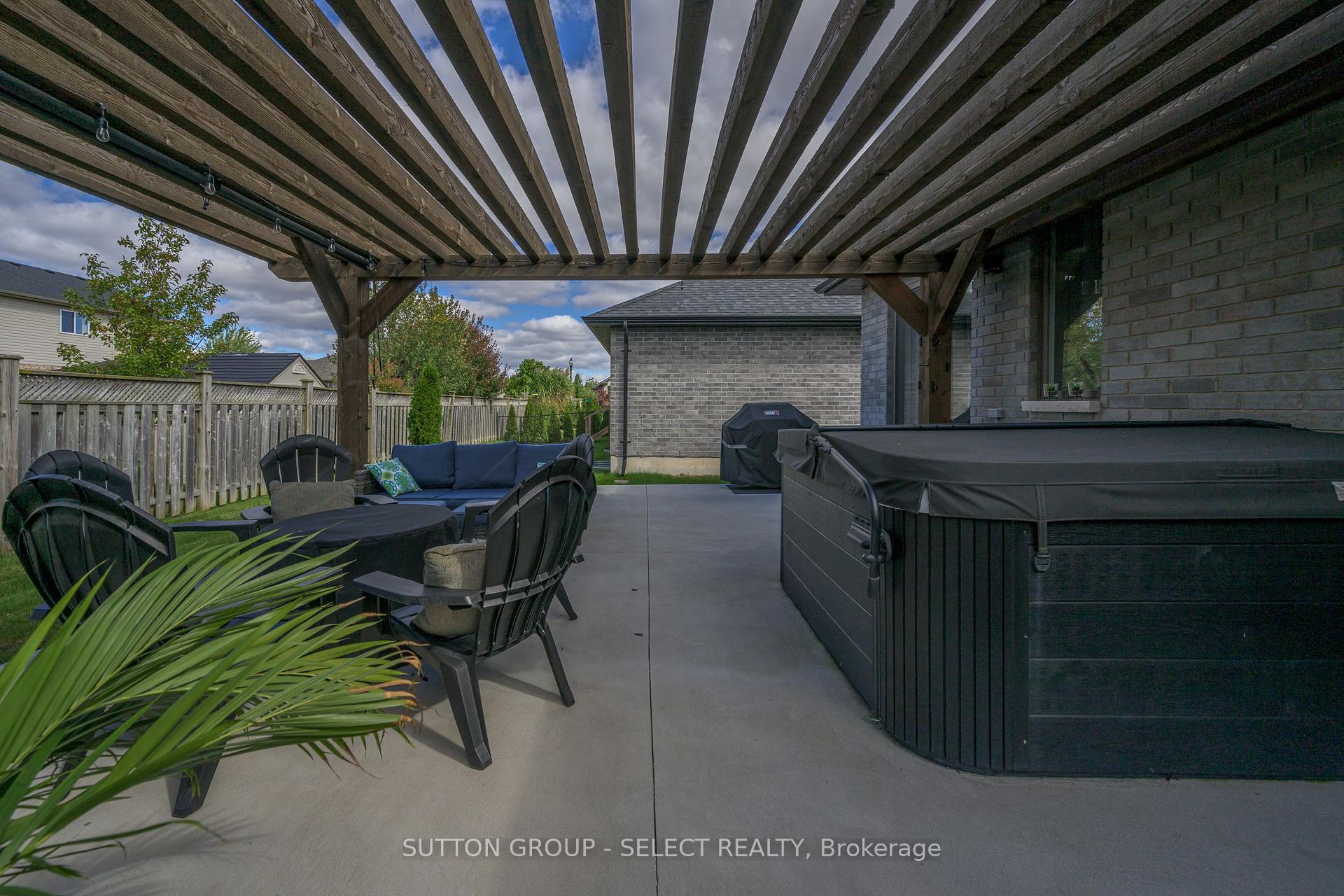 Photo 31 of Unit 17, 38 Elliott Trail, Thames Centre, Thorndale — HOMEH