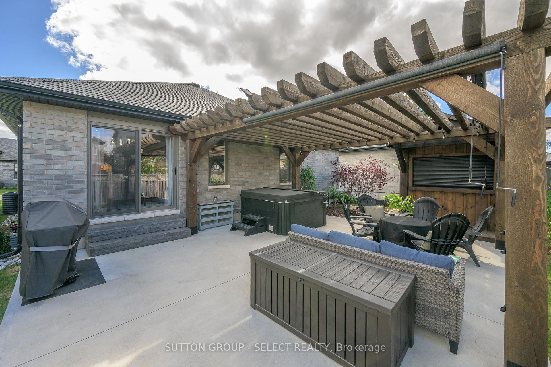 Photo 34 of Unit 17, 38 Elliott Trail, Thames Centre, Thorndale — HOMEH