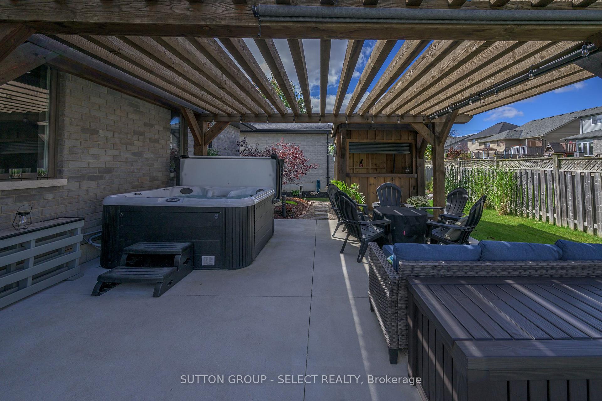 Photo 35 of Unit 17, 38 Elliott Trail, Thames Centre, Thorndale — HOMEH