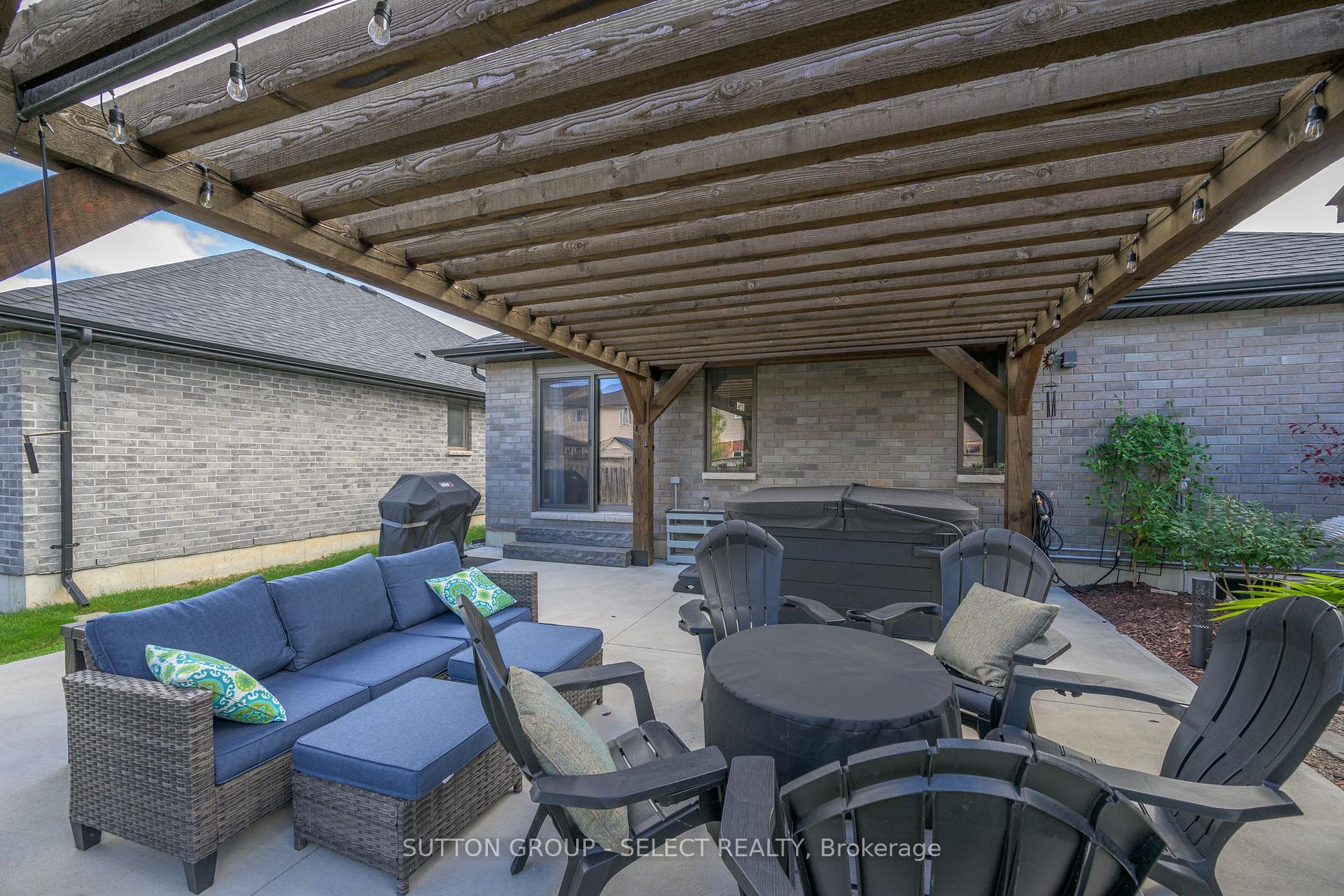 Photo 38 of Unit 17, 38 Elliott Trail, Thames Centre, Thorndale — HOMEH