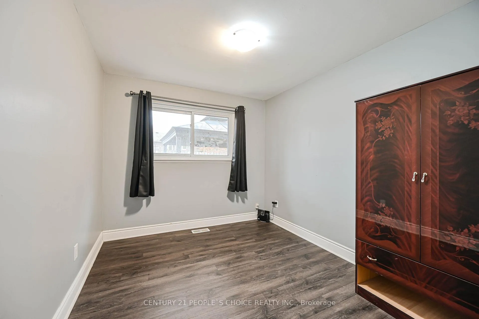 Photo 9 of 21 Cathedral Road, Brampton, Brampton East — HOMEH