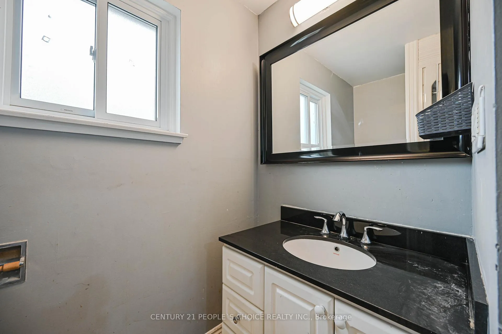 Photo 14 of 21 Cathedral Road, Brampton, Brampton East — HOMEH