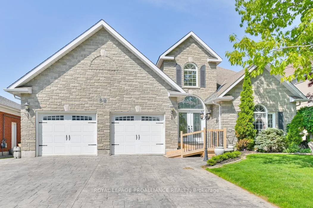 Photo 2 of 39 Grosvenor Drive, Belleville, Belleville Ward — HOMEH