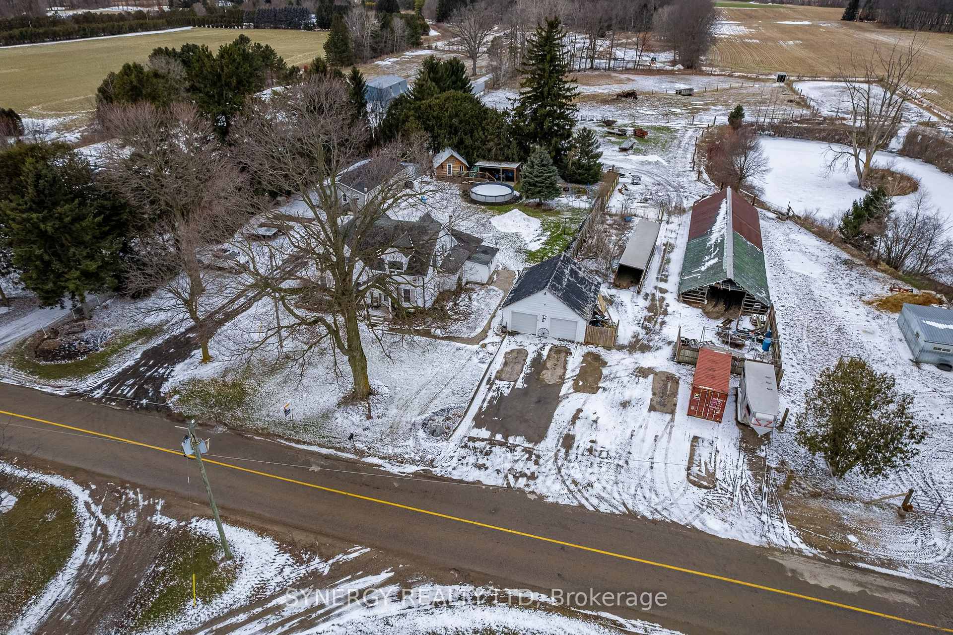 Photo 2 of 7118 Walkers Drive, Strathroy-Caradoc, Rural Strathroy-Caradoc — HOMEH
