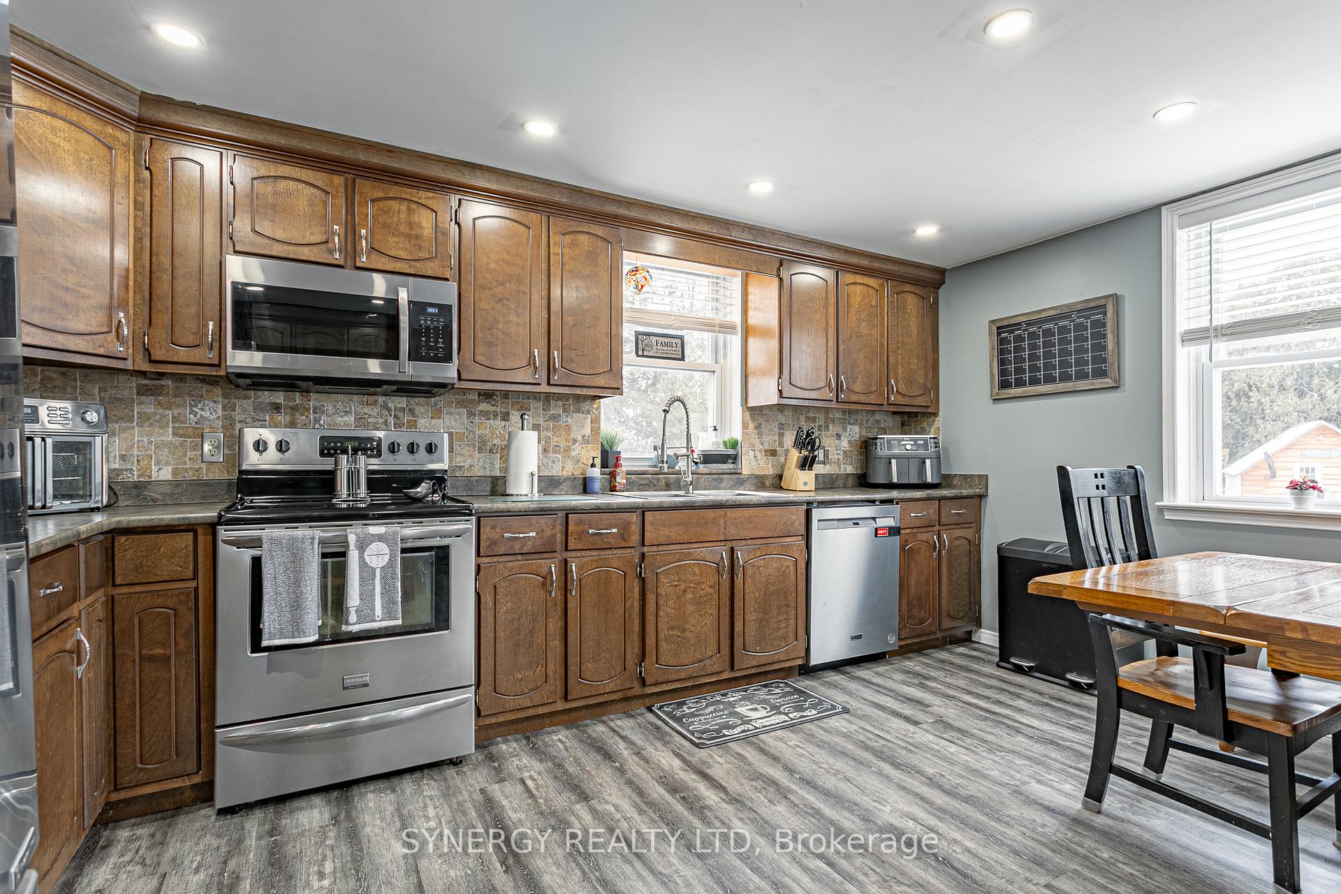 Photo 10 of 7118 Walkers Drive, Strathroy-Caradoc, Rural Strathroy-Caradoc — HOMEH