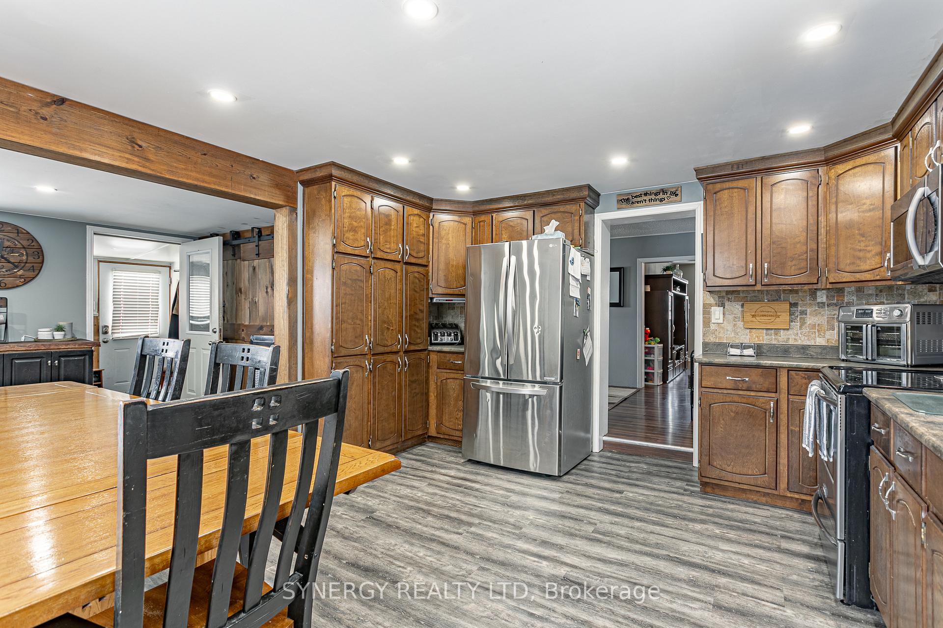Photo 12 of 7118 Walkers Drive, Strathroy-Caradoc, Rural Strathroy-Caradoc — HOMEH
