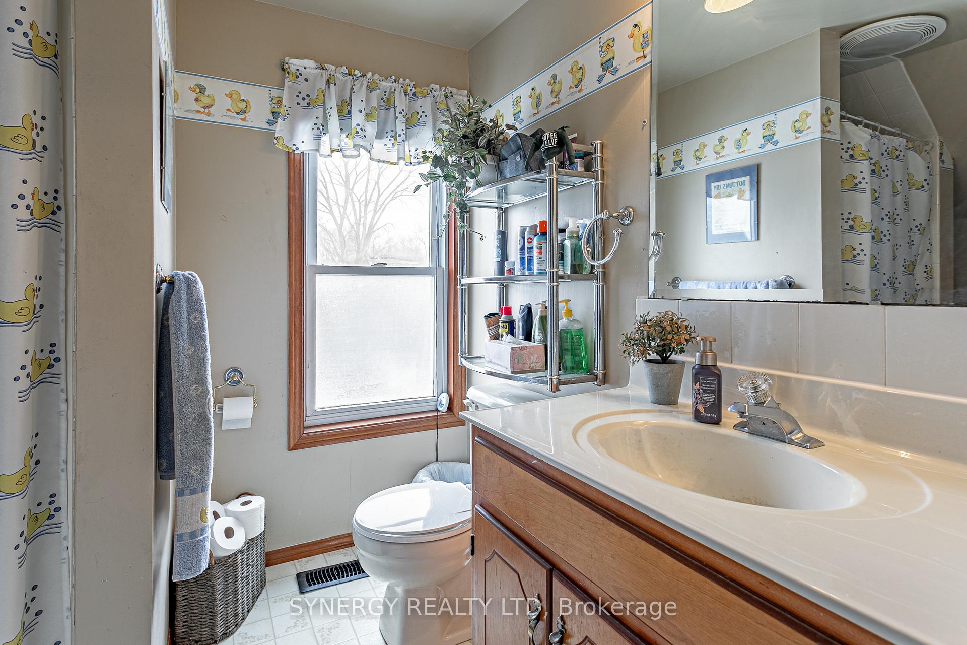 Photo 16 of 7118 Walkers Drive, Strathroy-Caradoc, Rural Strathroy-Caradoc — HOMEH