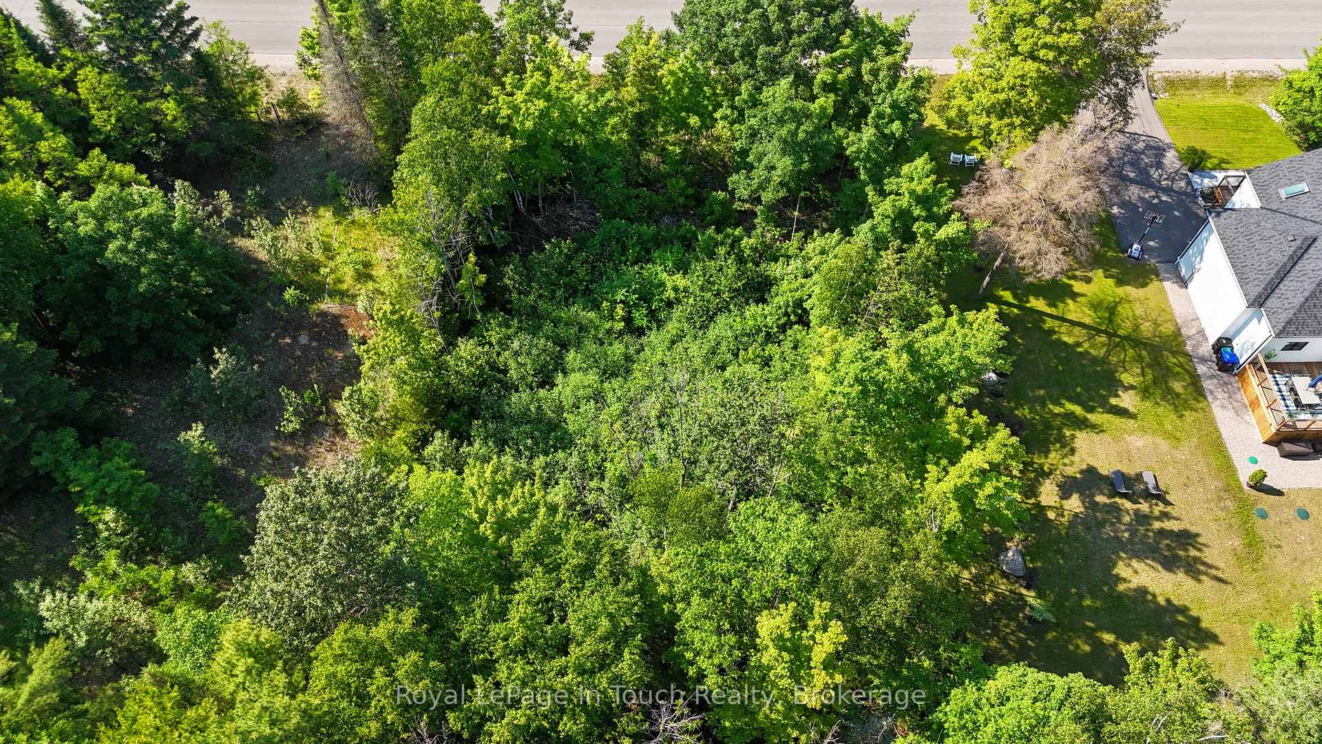 Photo 15 of 585 Champlain Road, Tiny, Rural Tiny — HOMEH